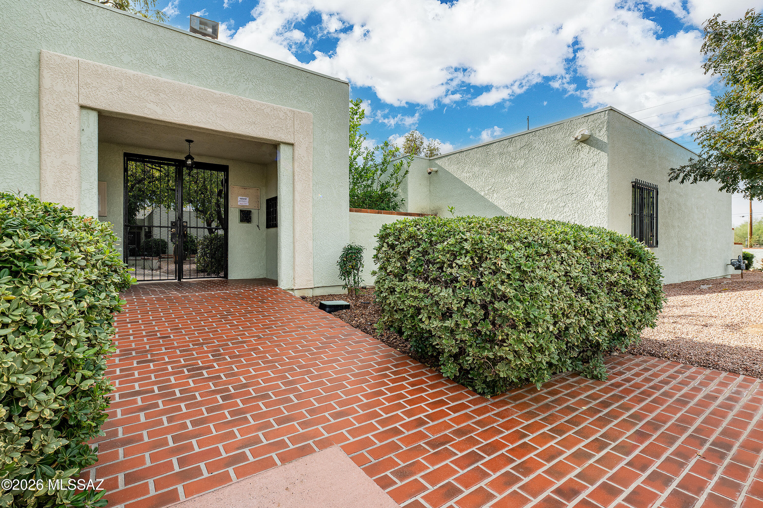 7852 N La Canada Drive