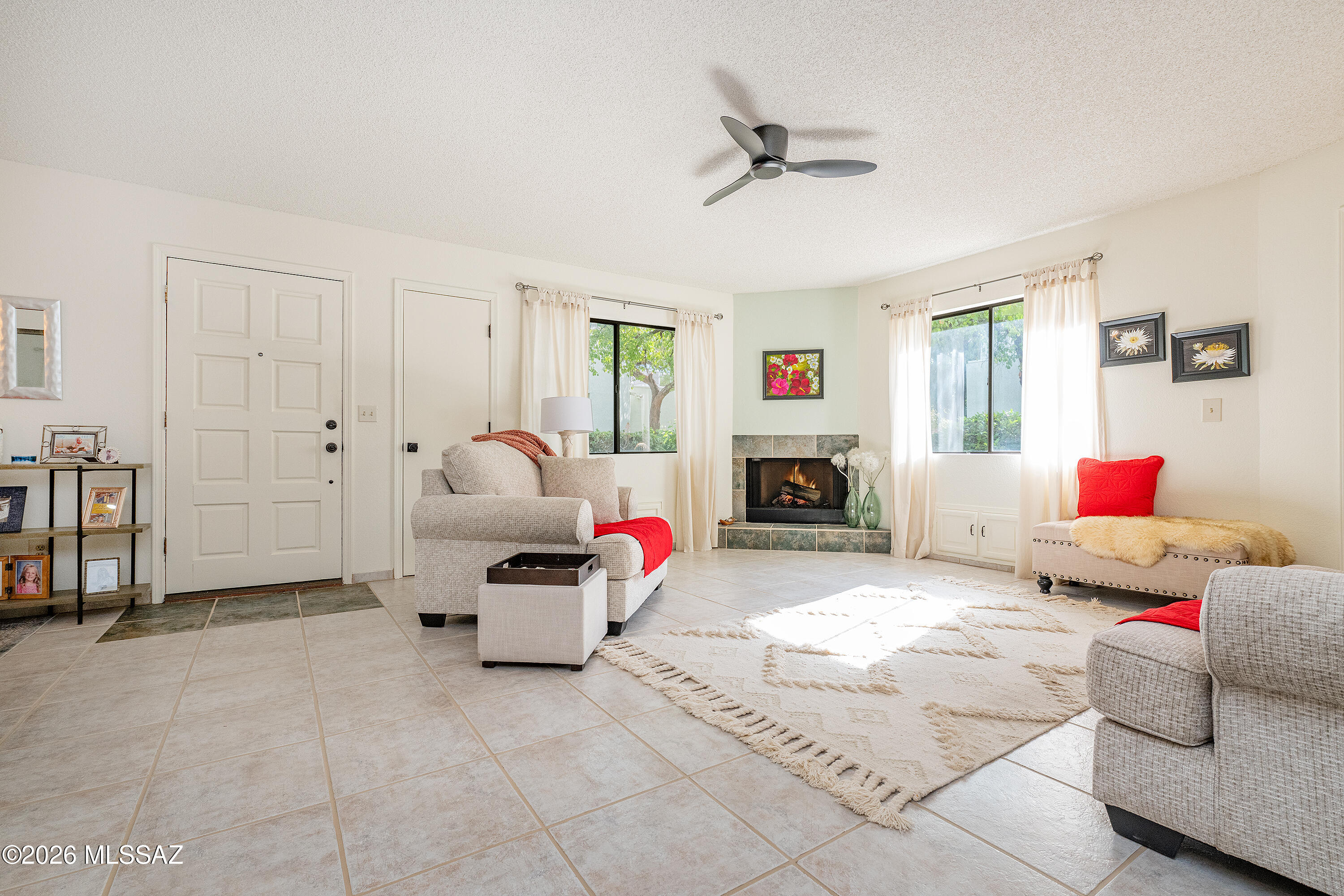 7852 N La Canada Drive