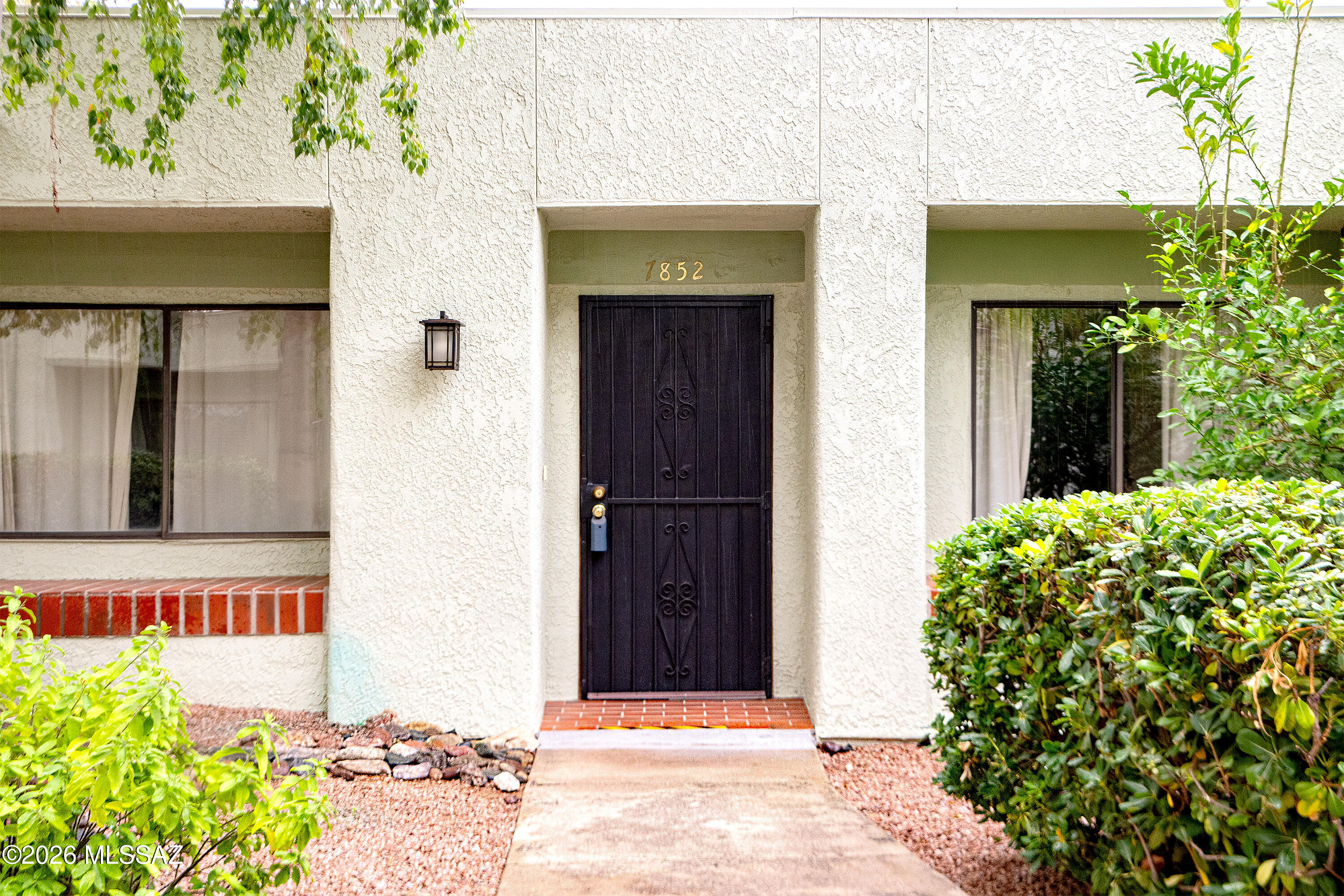 7852 N La Canada Drive