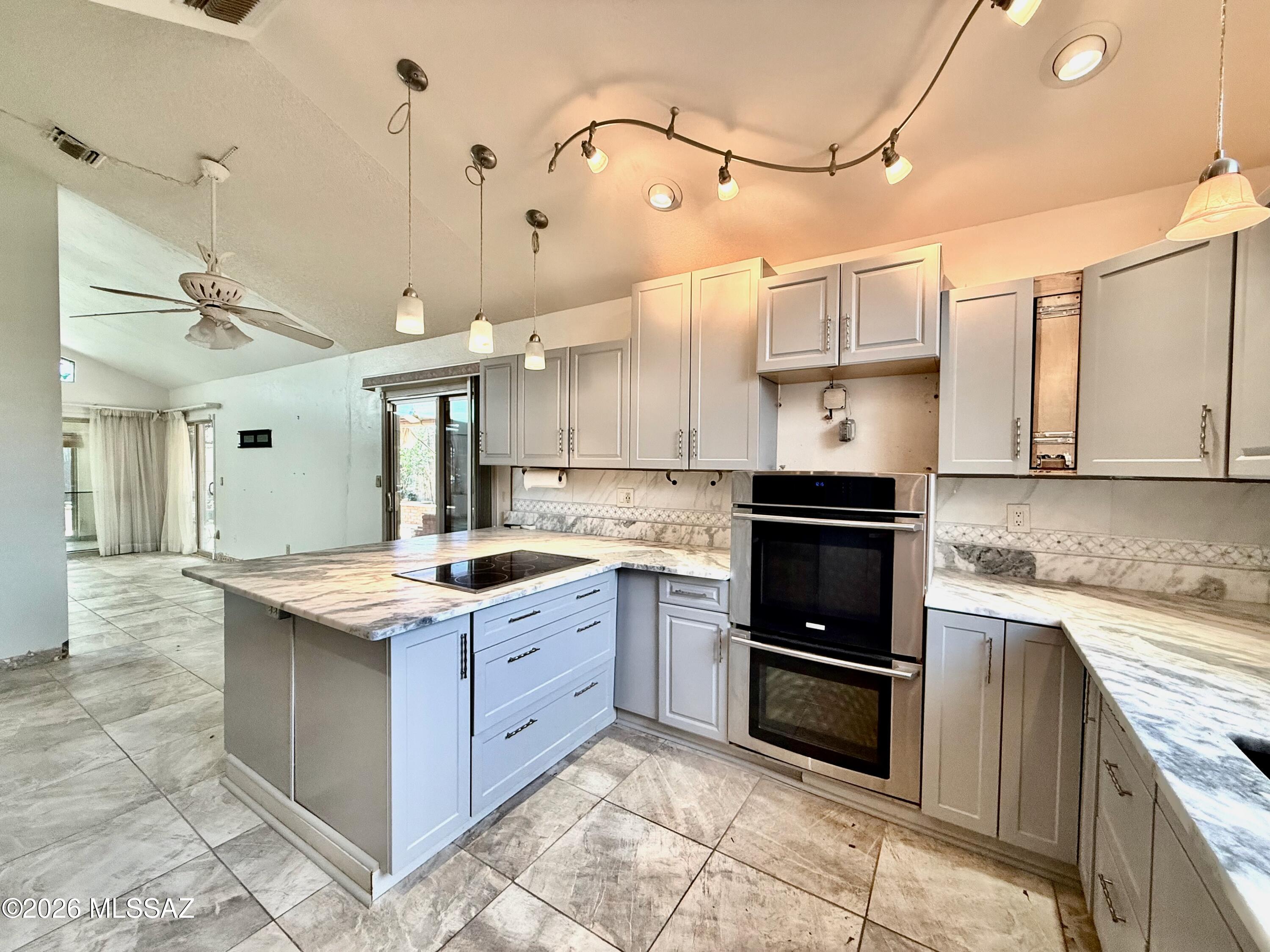 9118 N Eaglestone Loop
