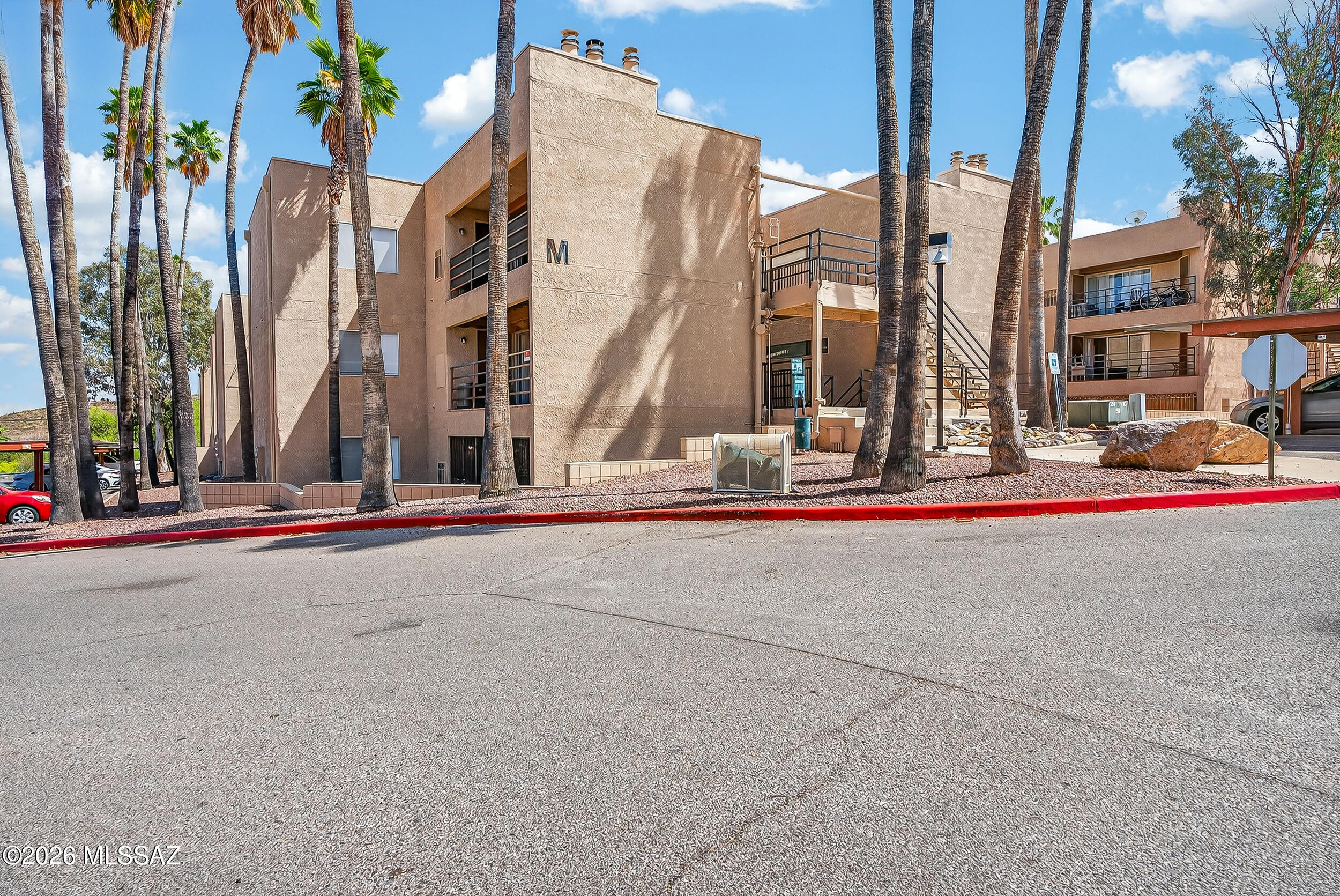 La Vida - Residential