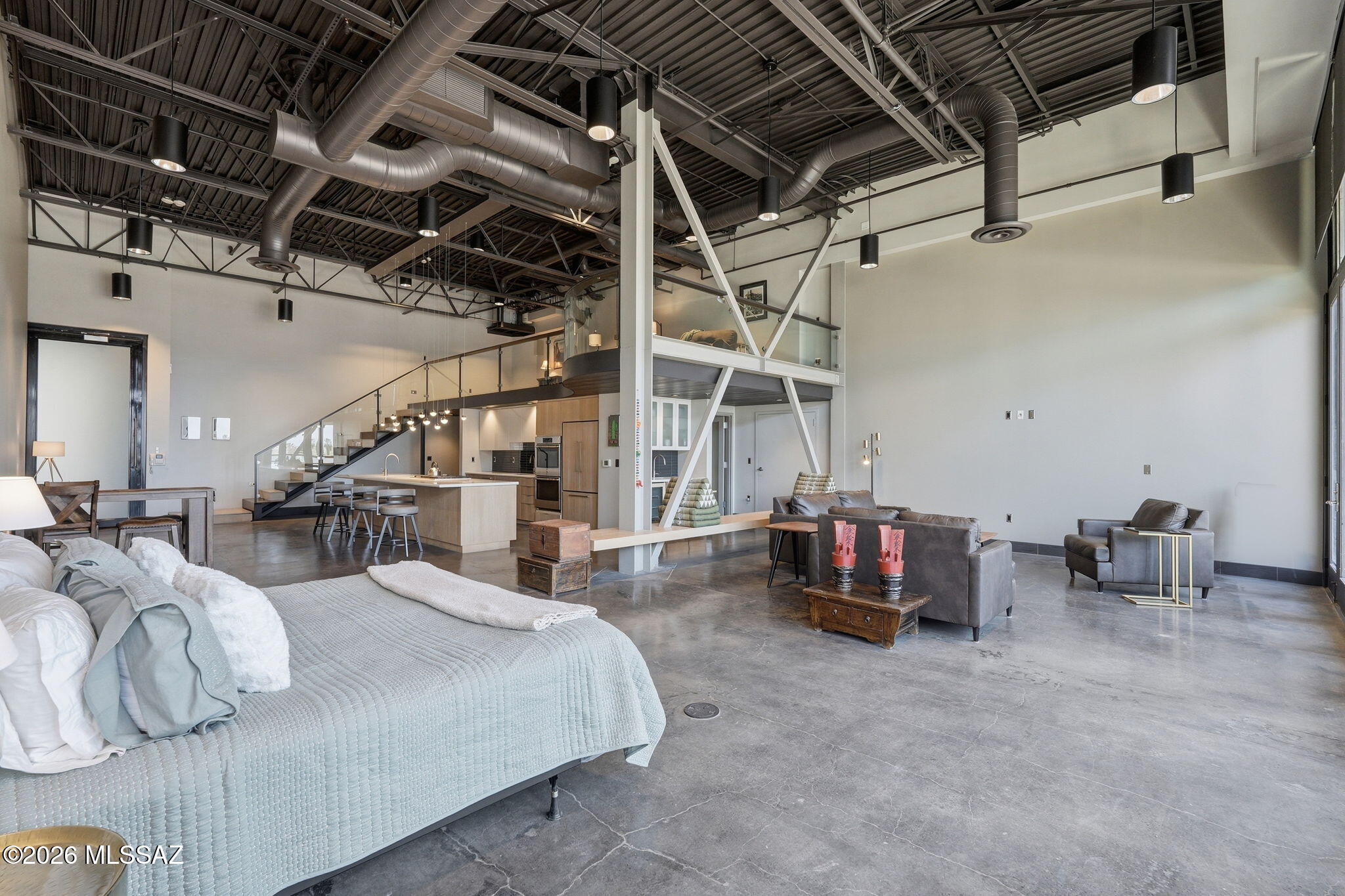 44 E Broadway Boulevard 404