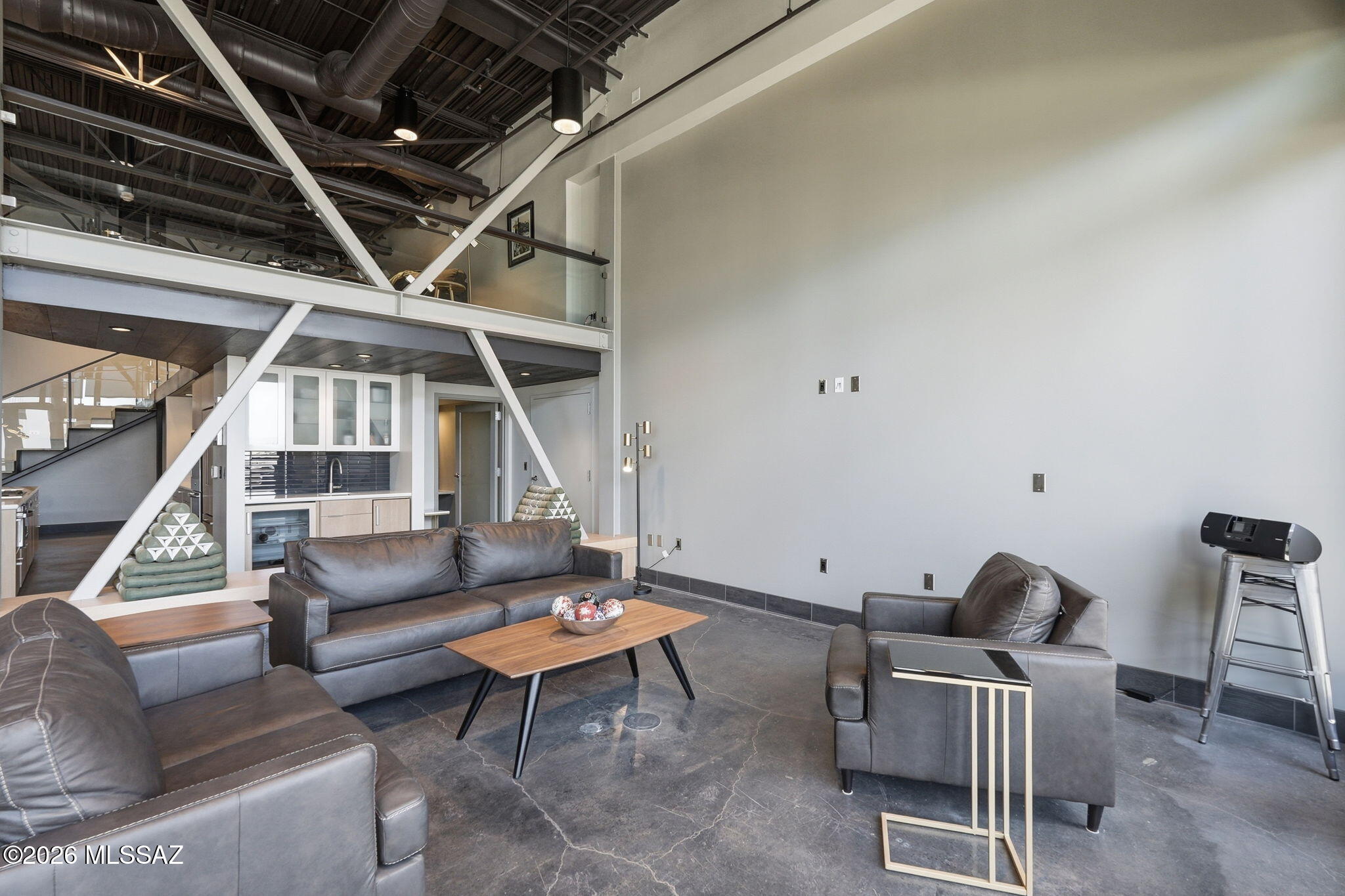 44 E Broadway Boulevard 404