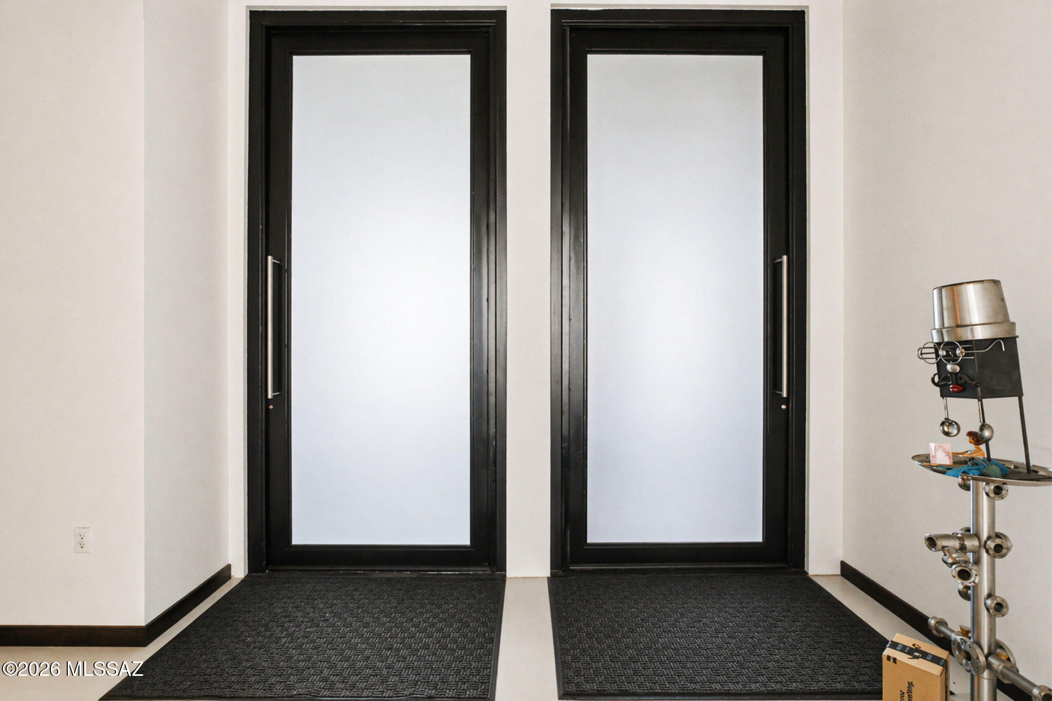 44 E Broadway Boulevard 404