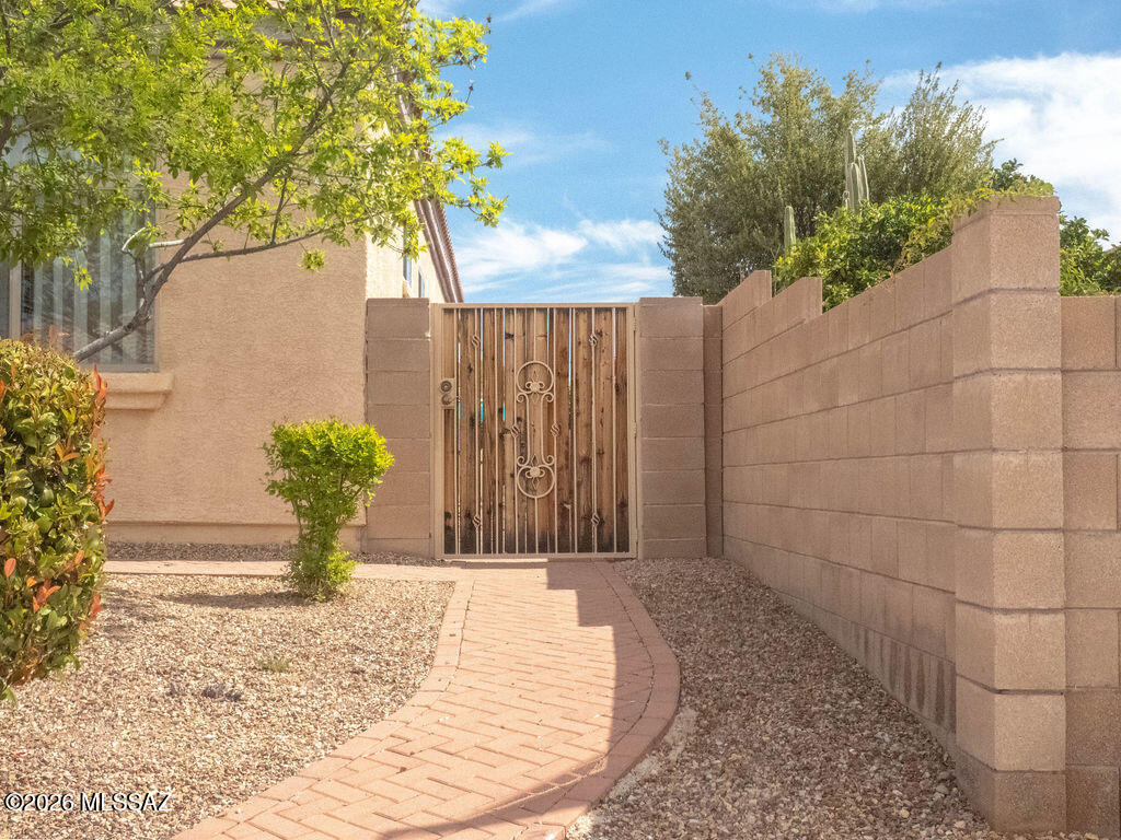 3517 S Desert Lantern Road