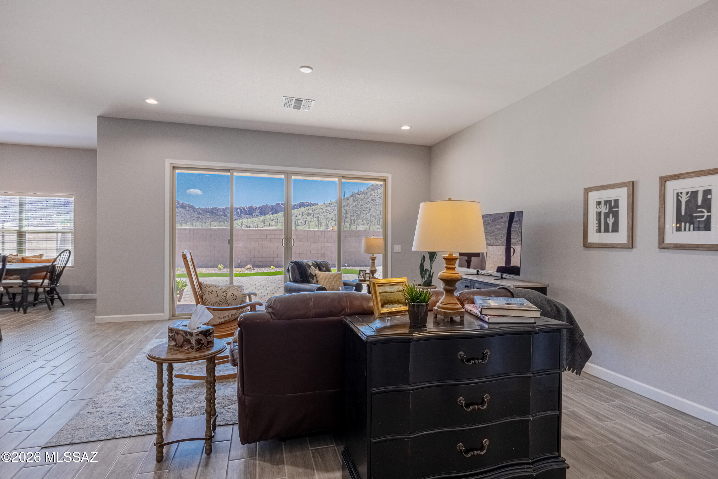 Saguaro Bloom 7B - Residential