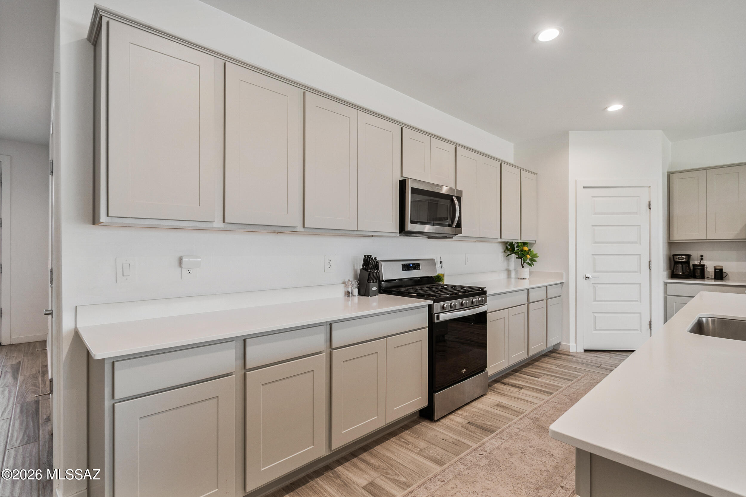 New Tucson Unit NO. 9 (1-404) - Residential