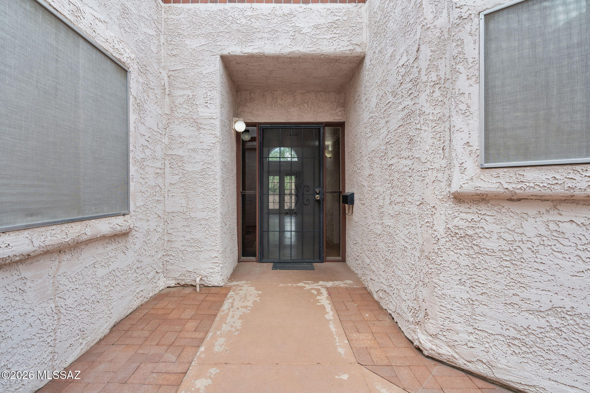 2839 E Weymouth Circle