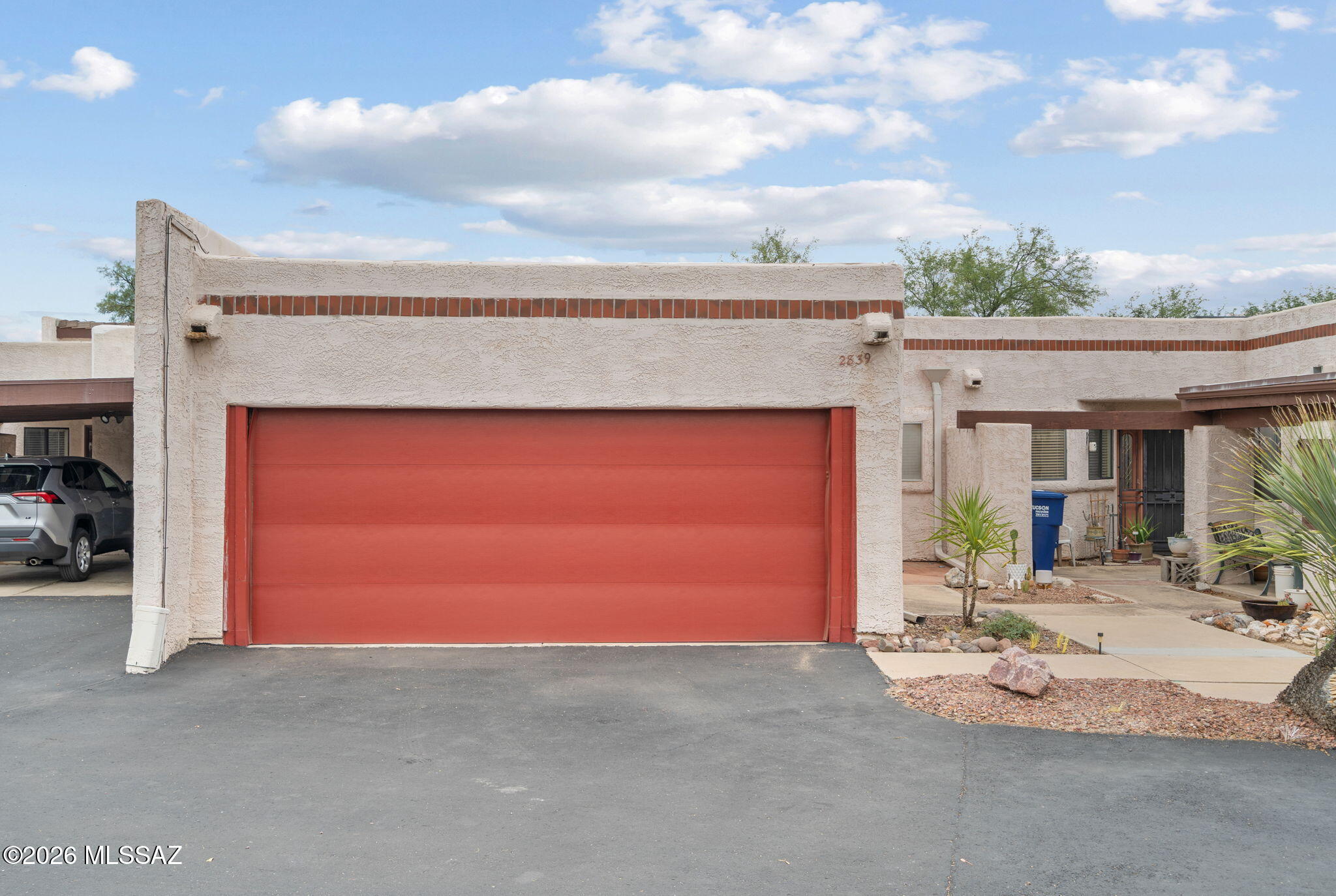 2839 E Weymouth Circle