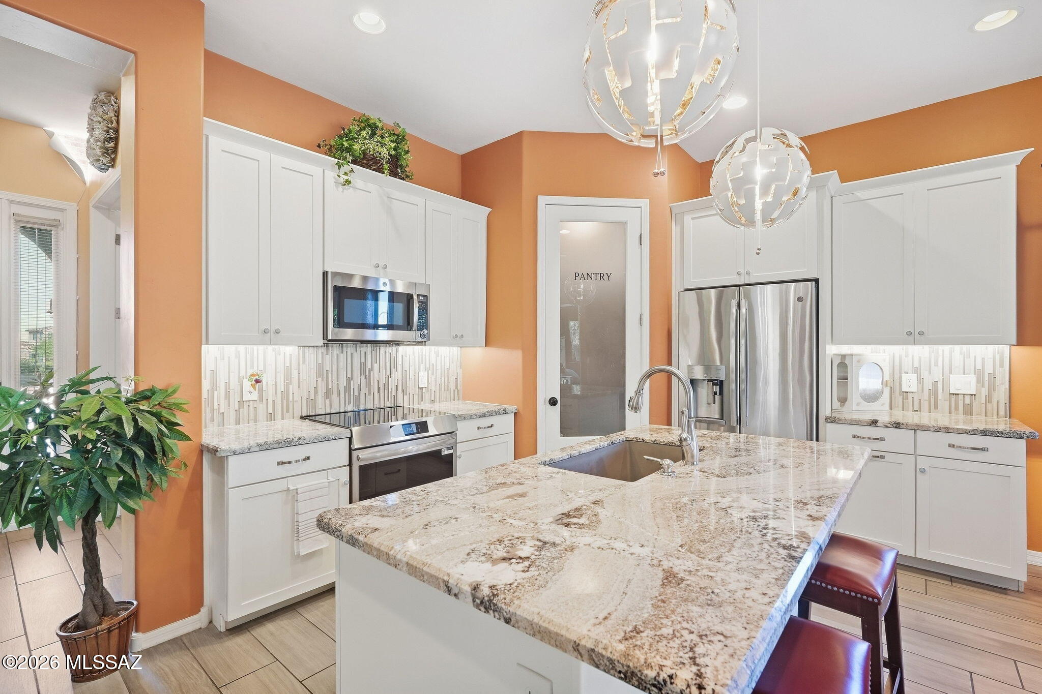 986 W Baccata Court