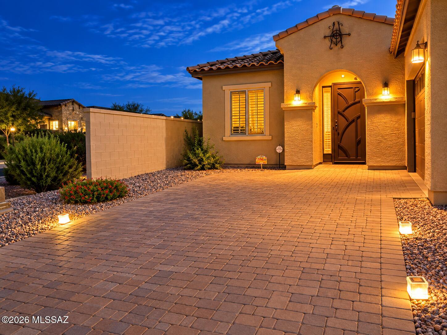 986 W Baccata Court