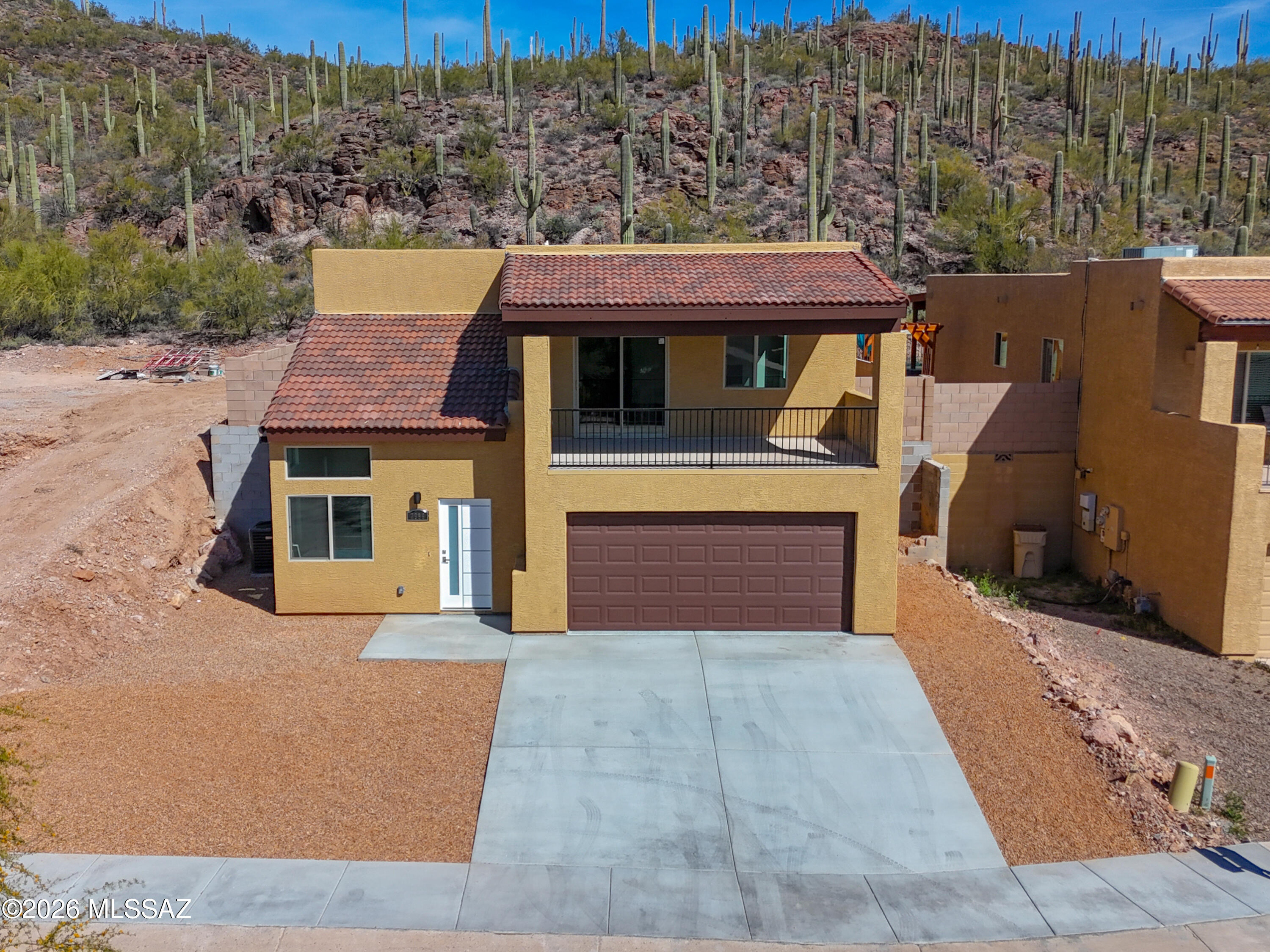 Mountain Manor View - Residential