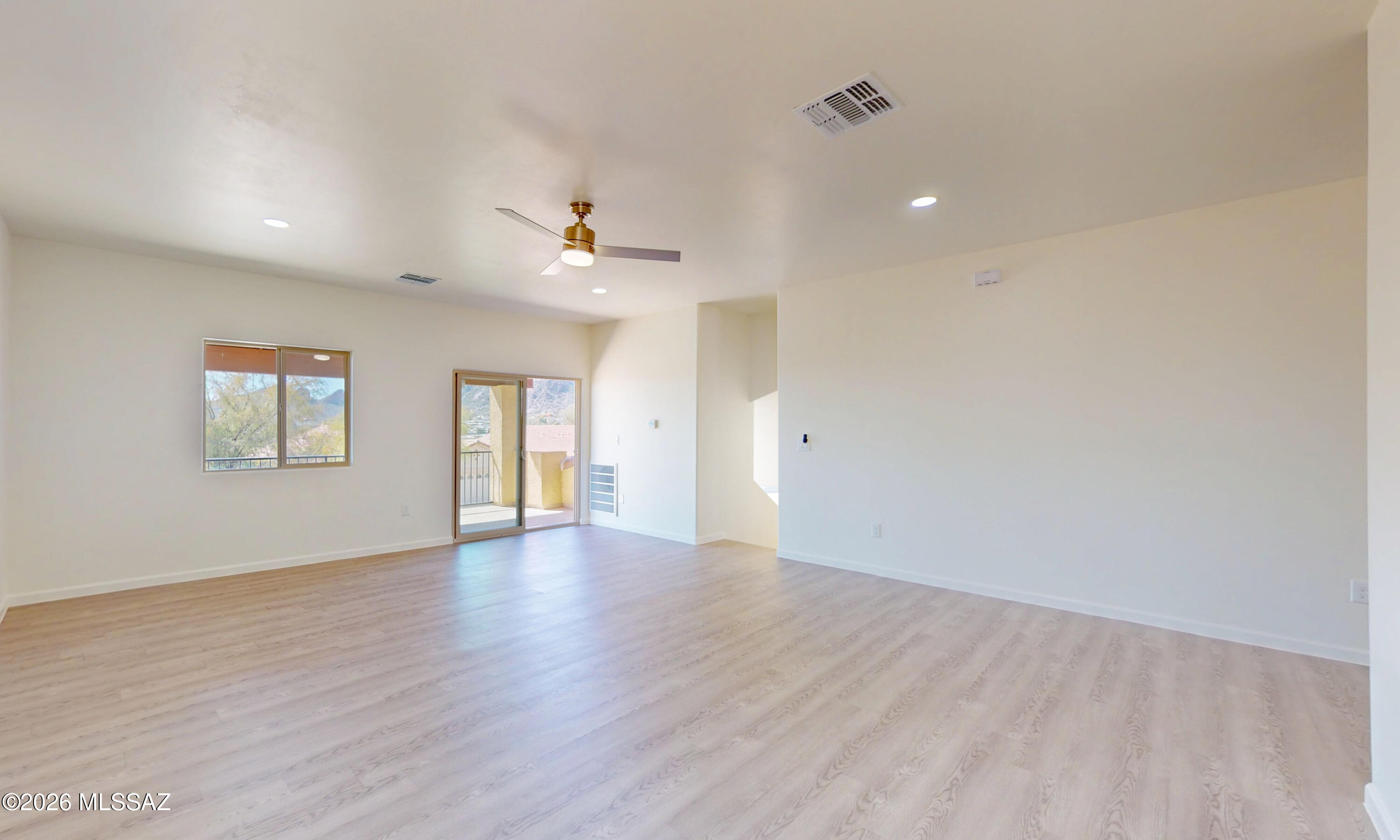 Mountain Manor View - Residential