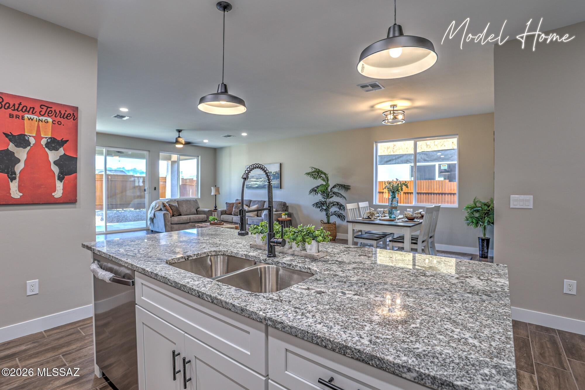 New Tucson Unit NO. 4 (1-203) - Residential