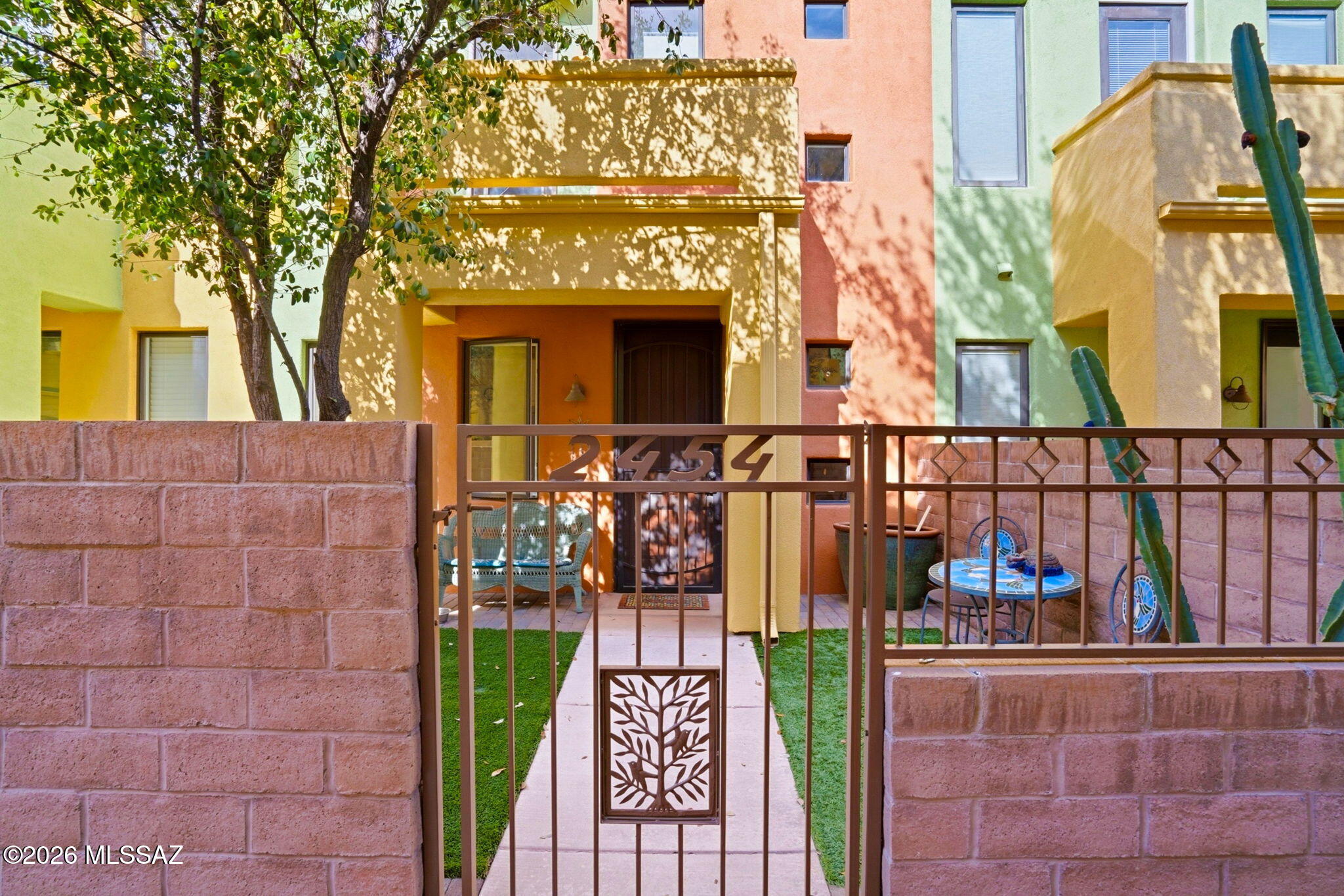 2454 E Blue Diamond Drive