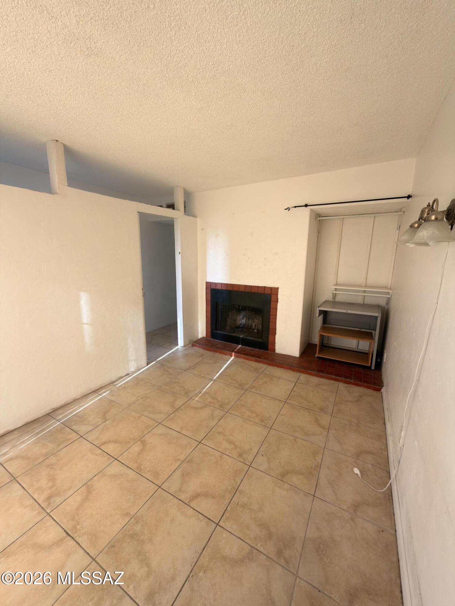 922 N Chrysler Drive apt 6