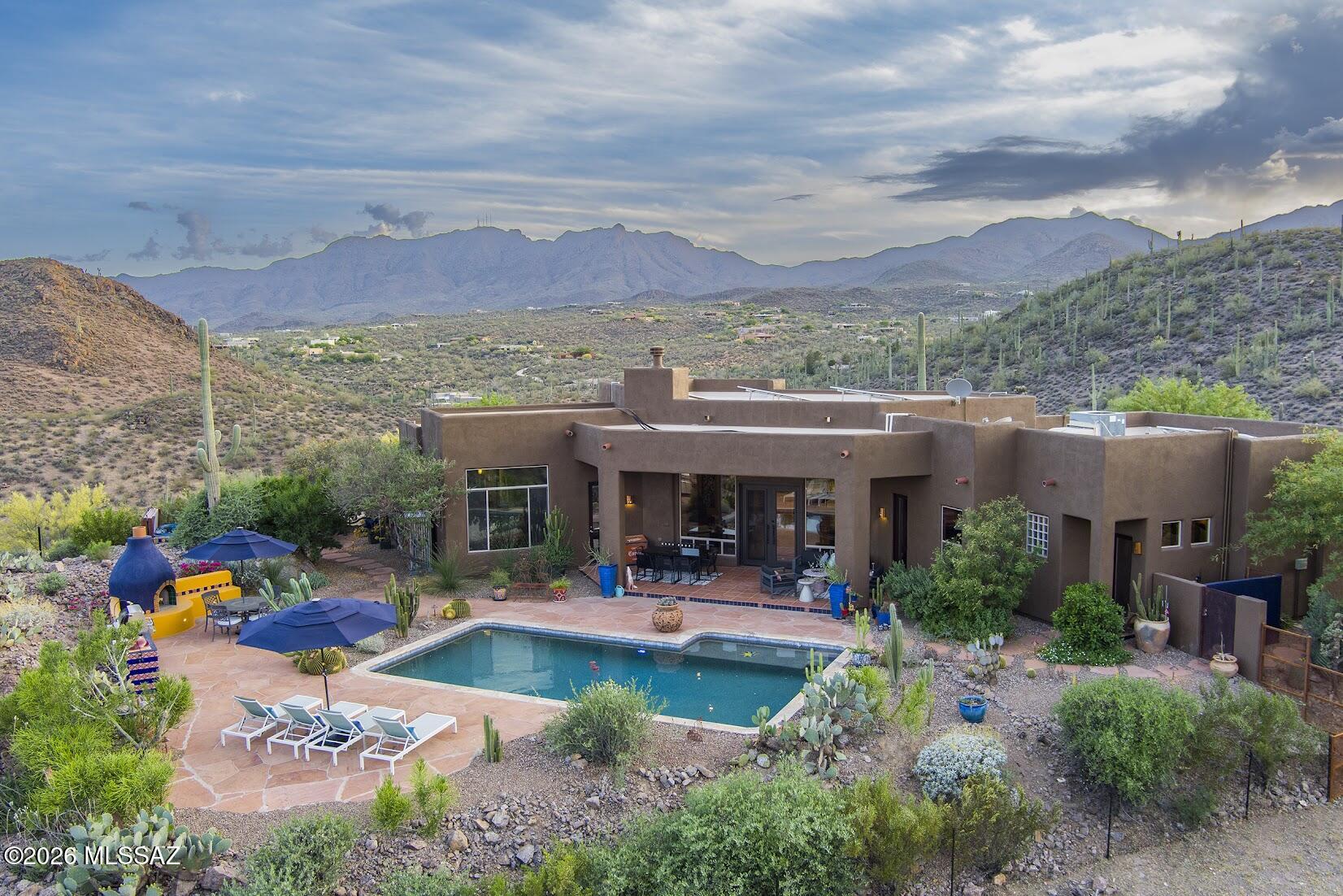 4811 N El Adobe Ranch Road