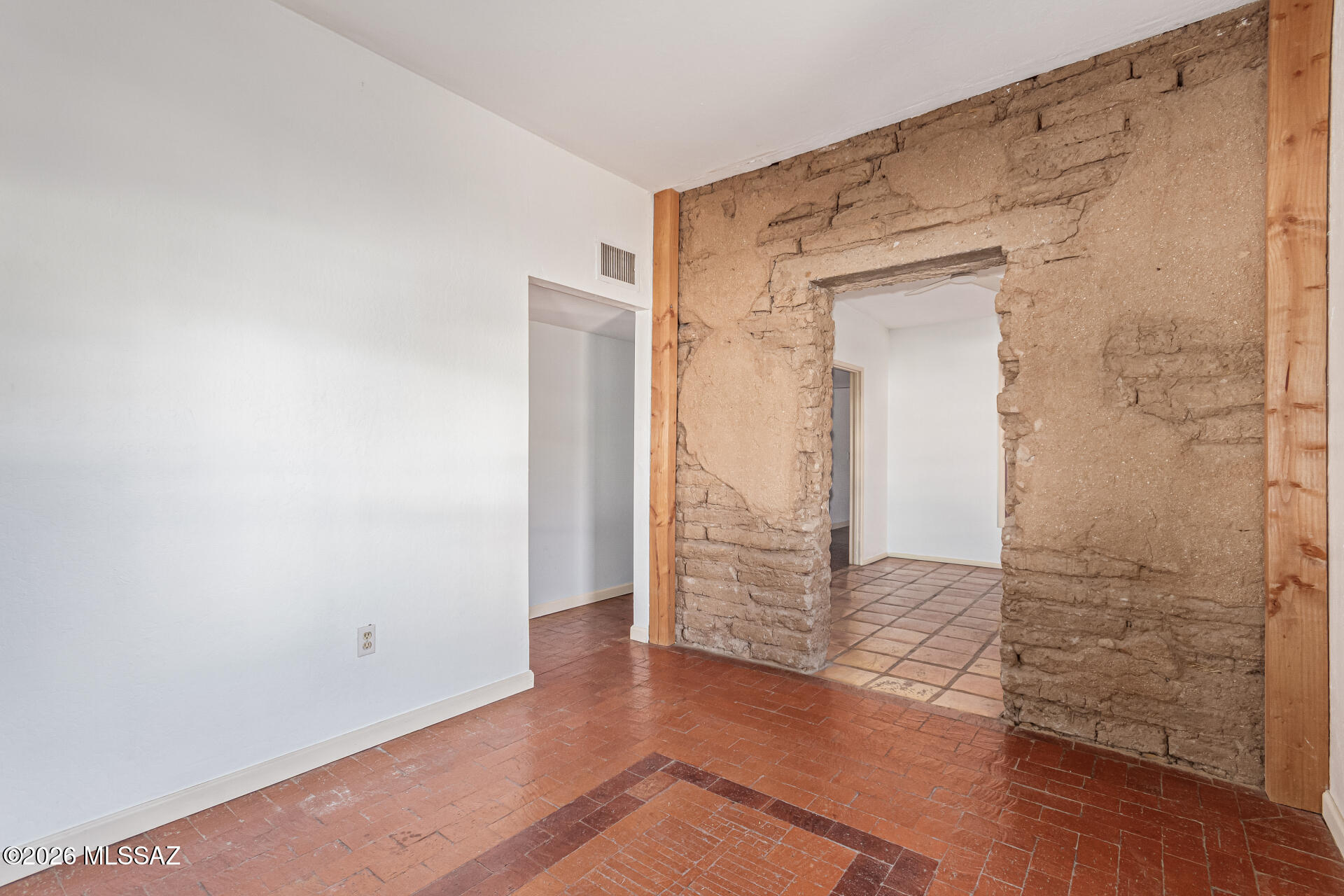 433 W Rosales Street