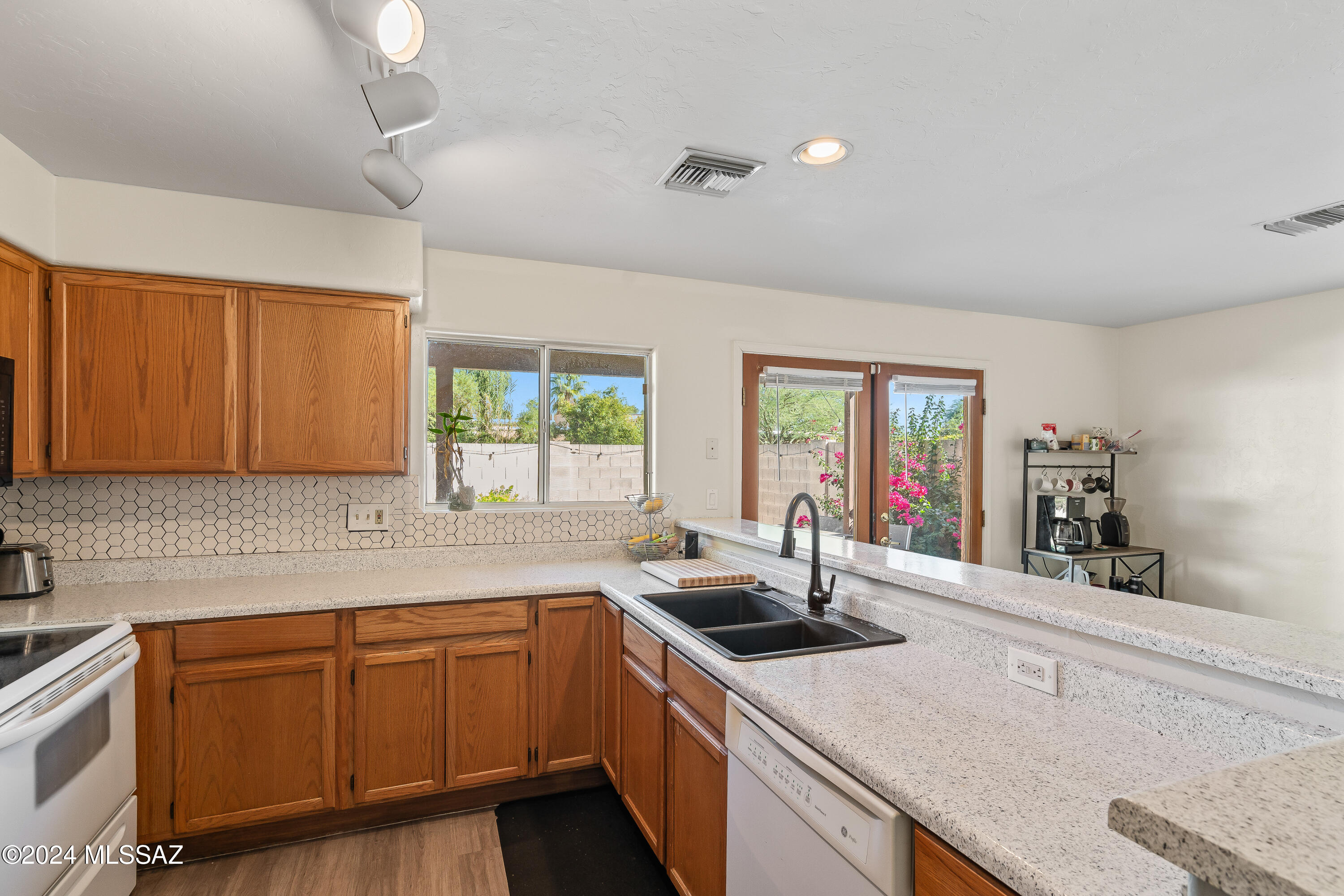 3444 N Applewood Drive