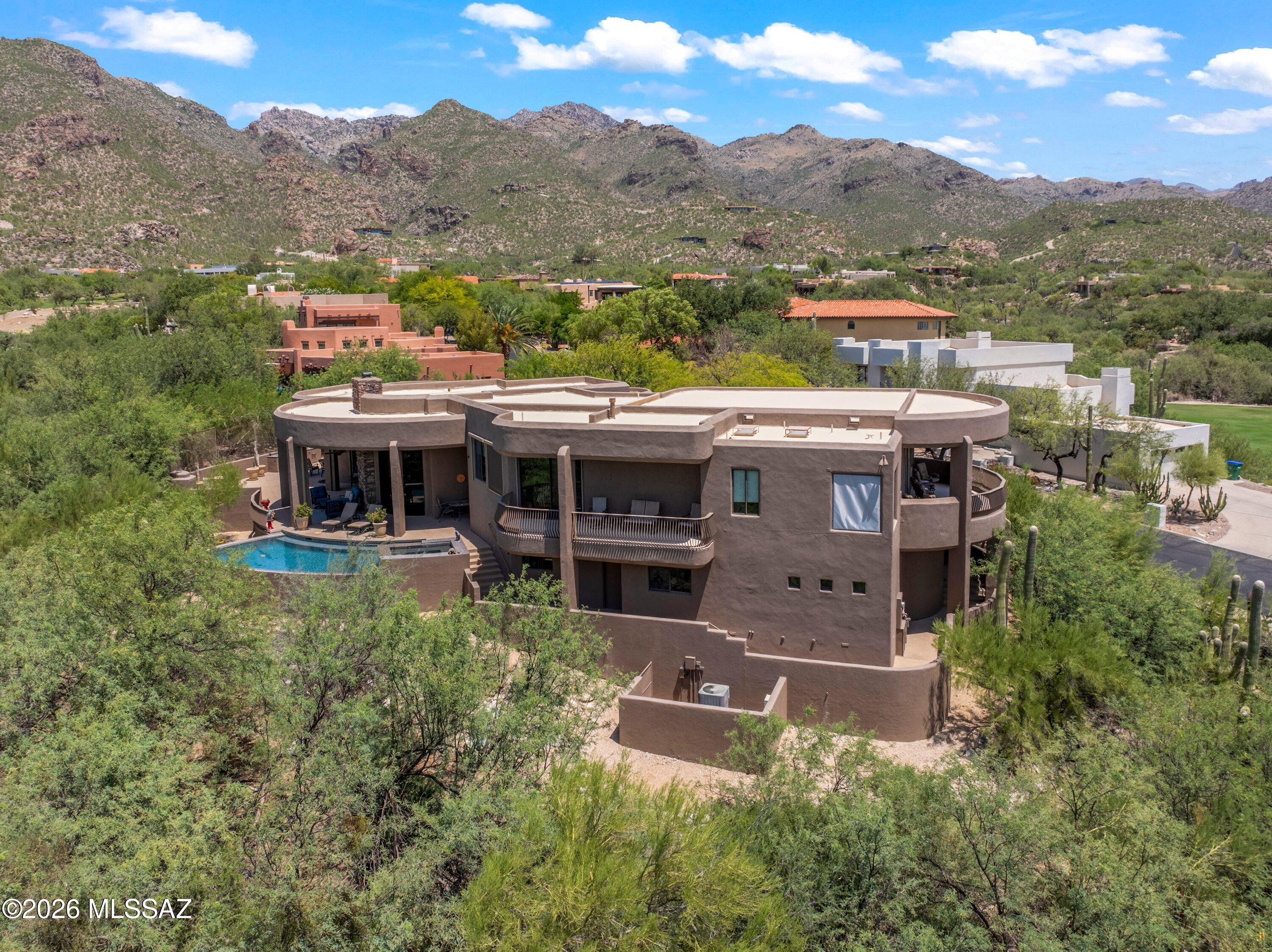 6211 N Desert Moon Loop