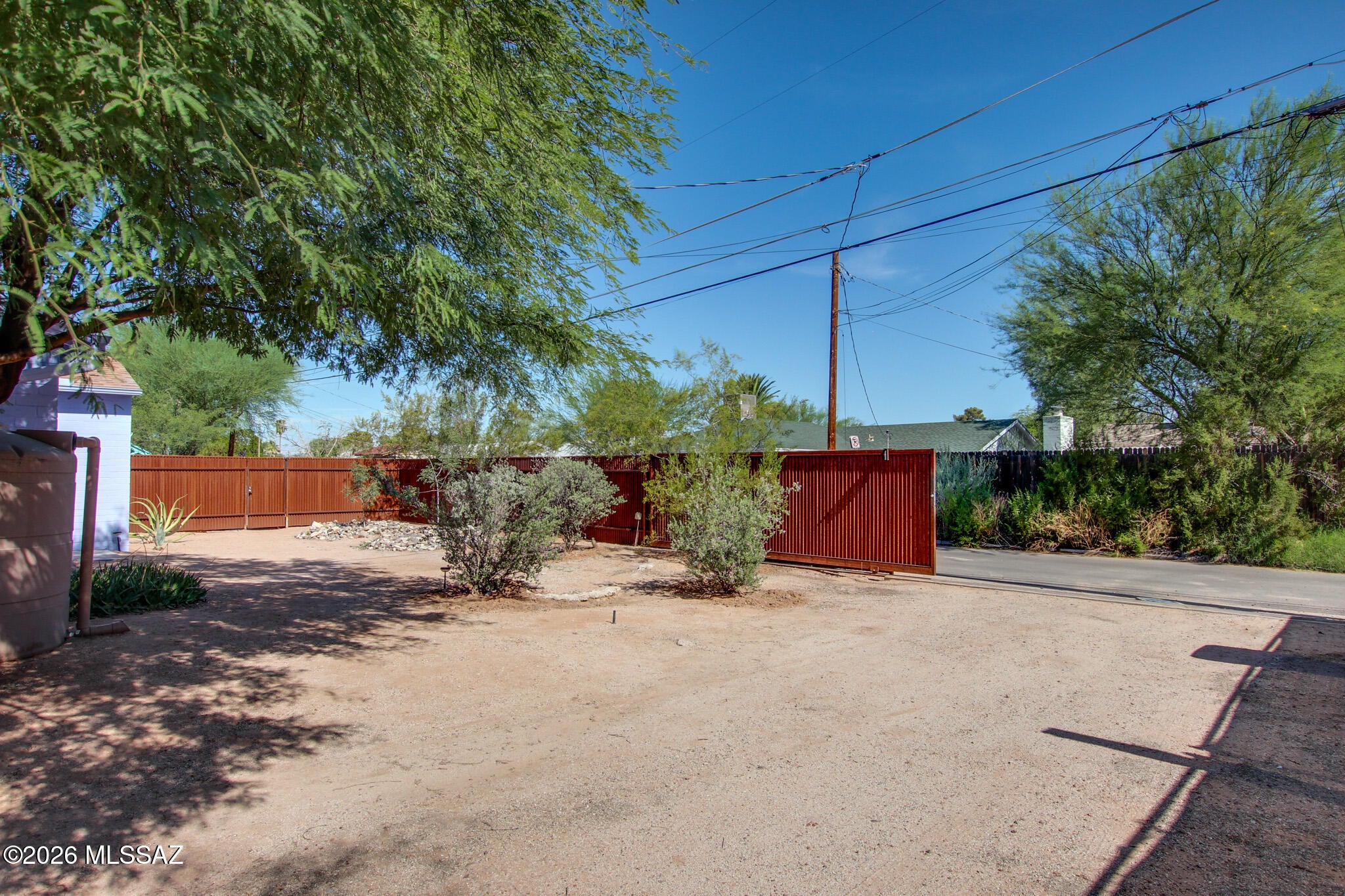 2536 E Sequoyah Street