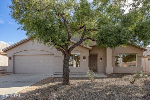 Photo of 3885 W Perseus Street, Tucson, AZ 85742 (MLS # 22605206)