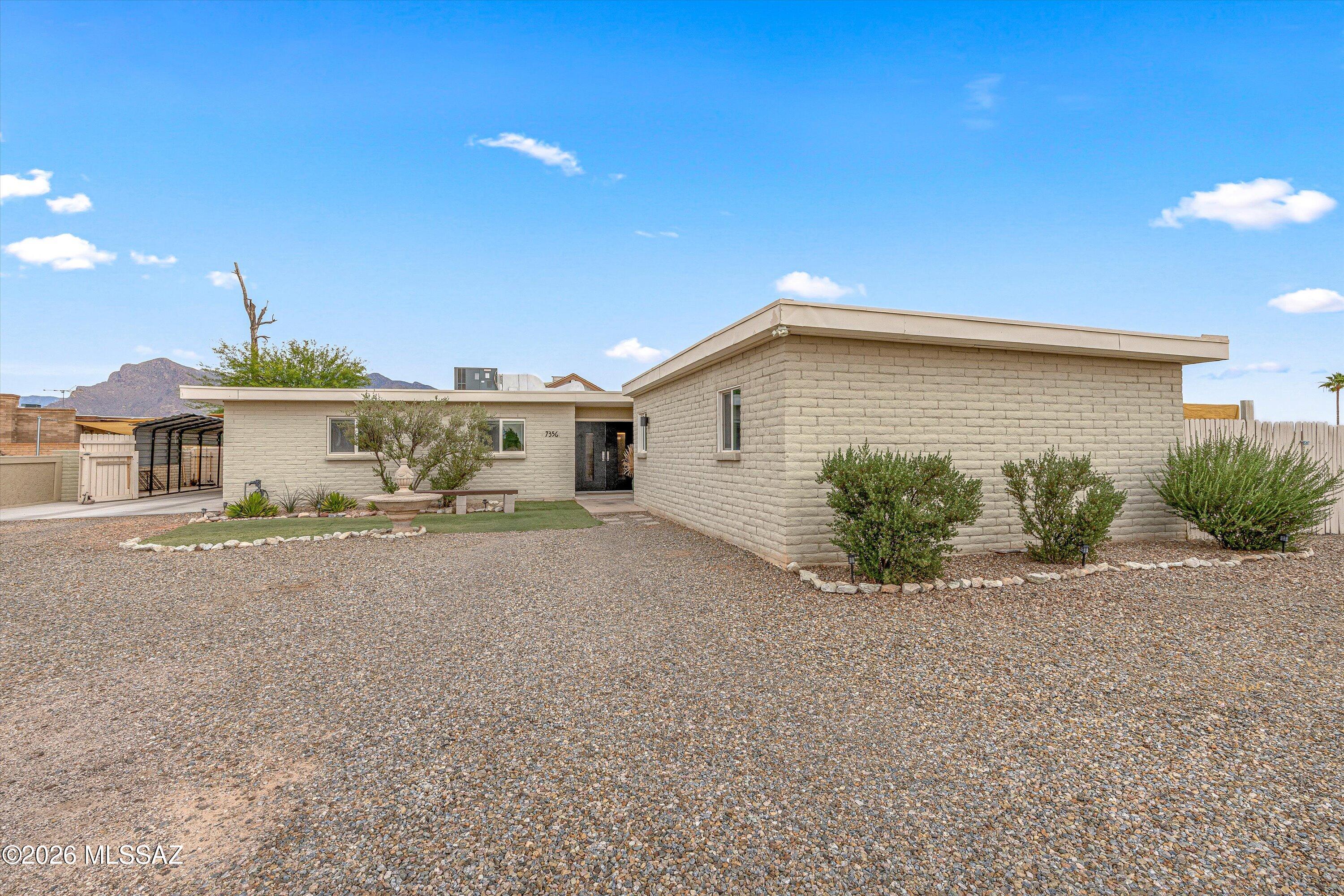 7356 N Casablanca Drive