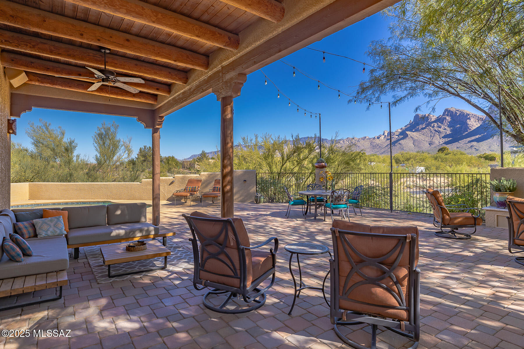 9635 N Calle El Milagro