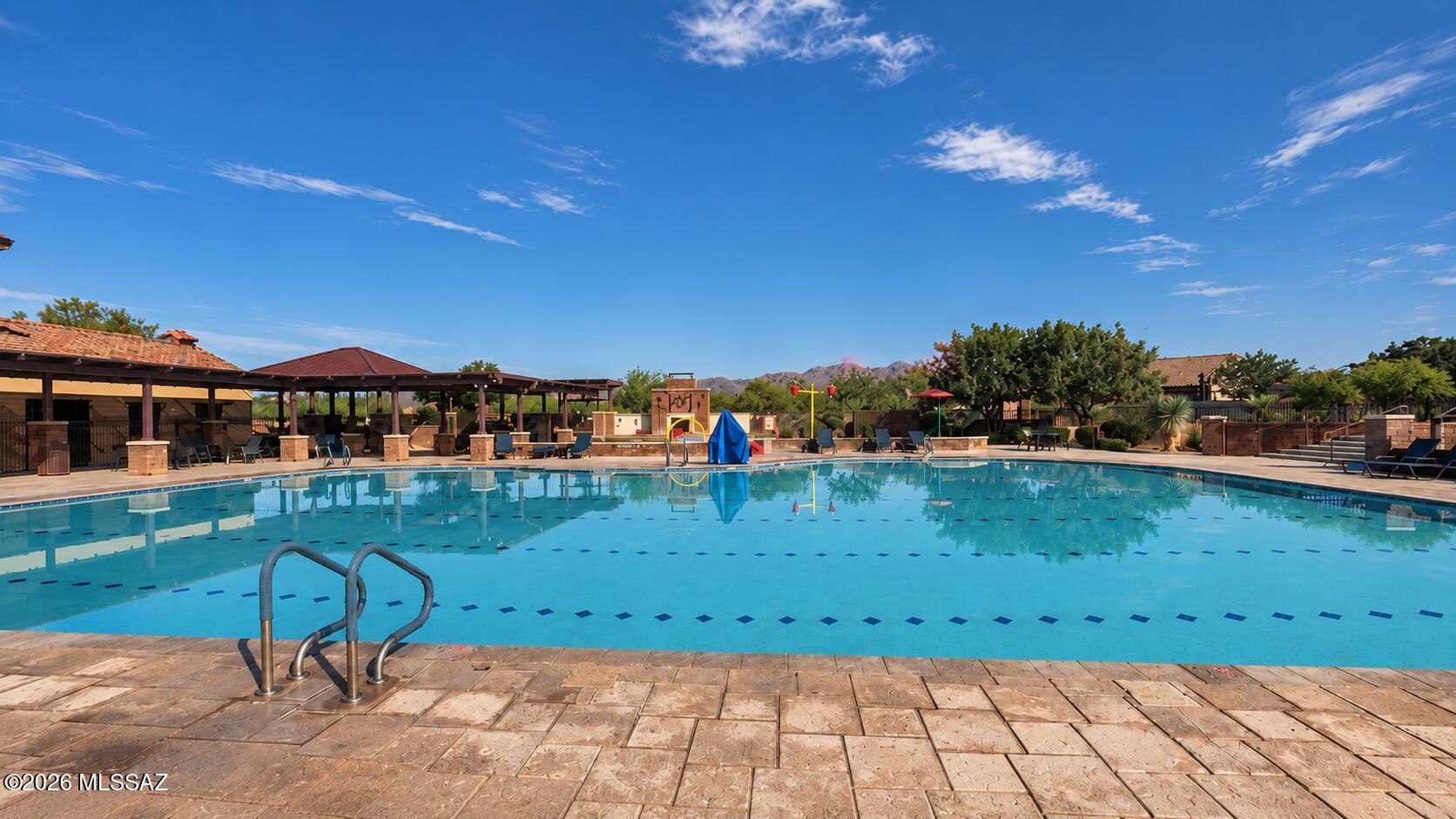 1076 W Desert Firetail Lane