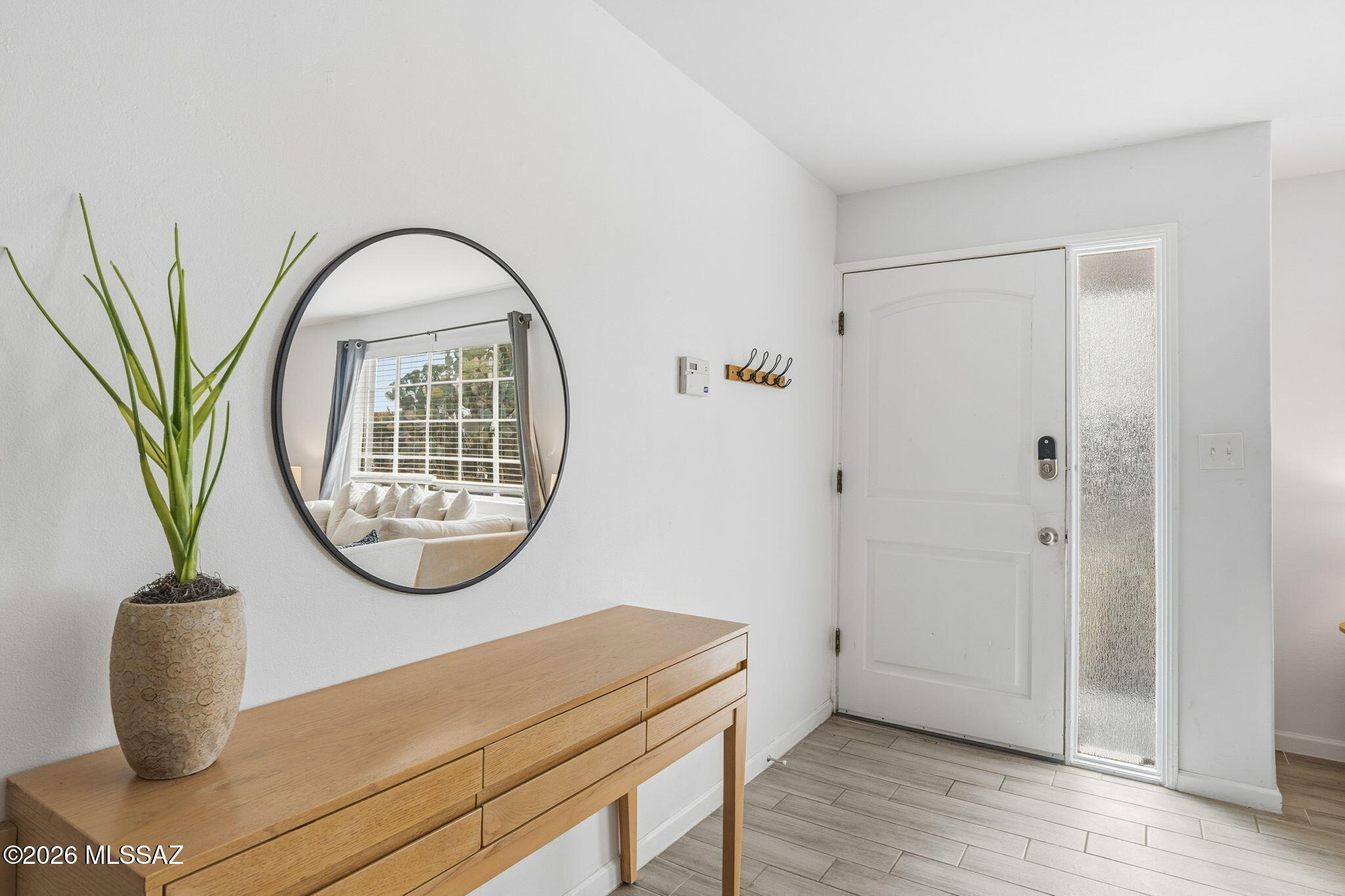 2733 E Manchester Street