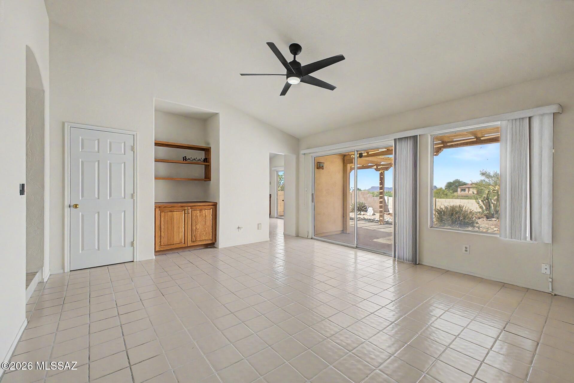 9815 N High Meadow Trail