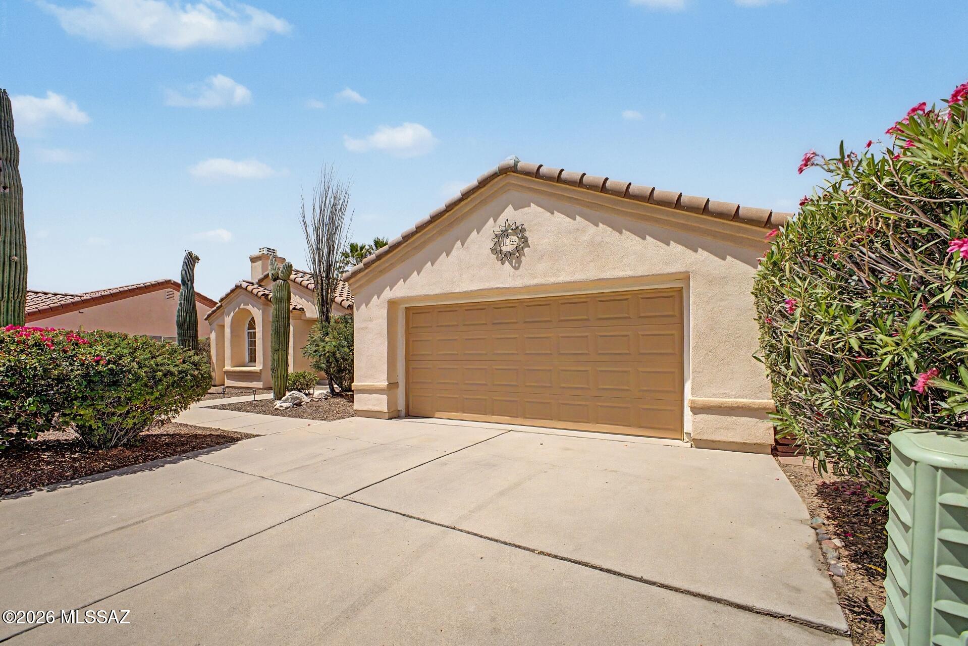 9815 N High Meadow Trail