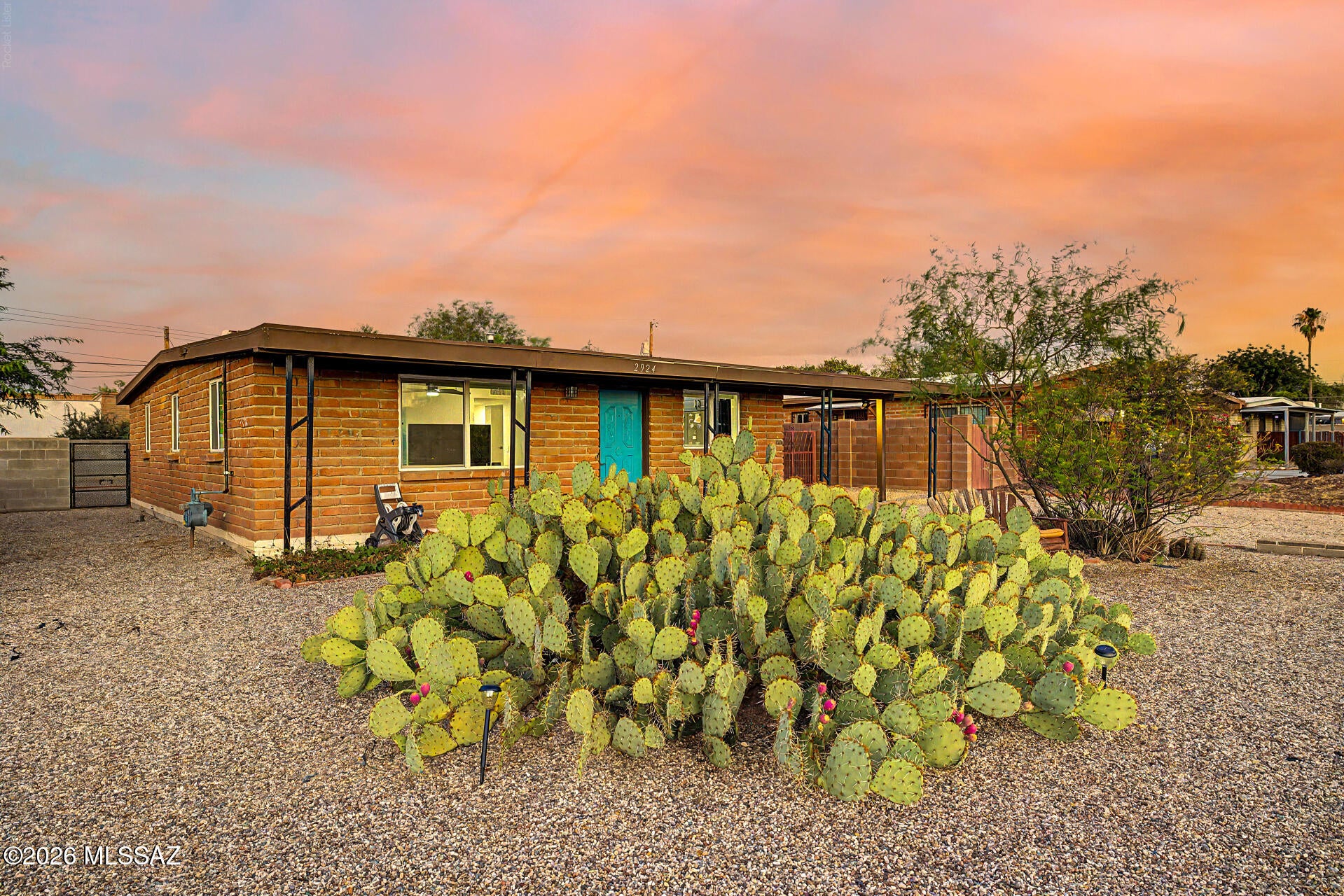 2924 N Venice Avenue