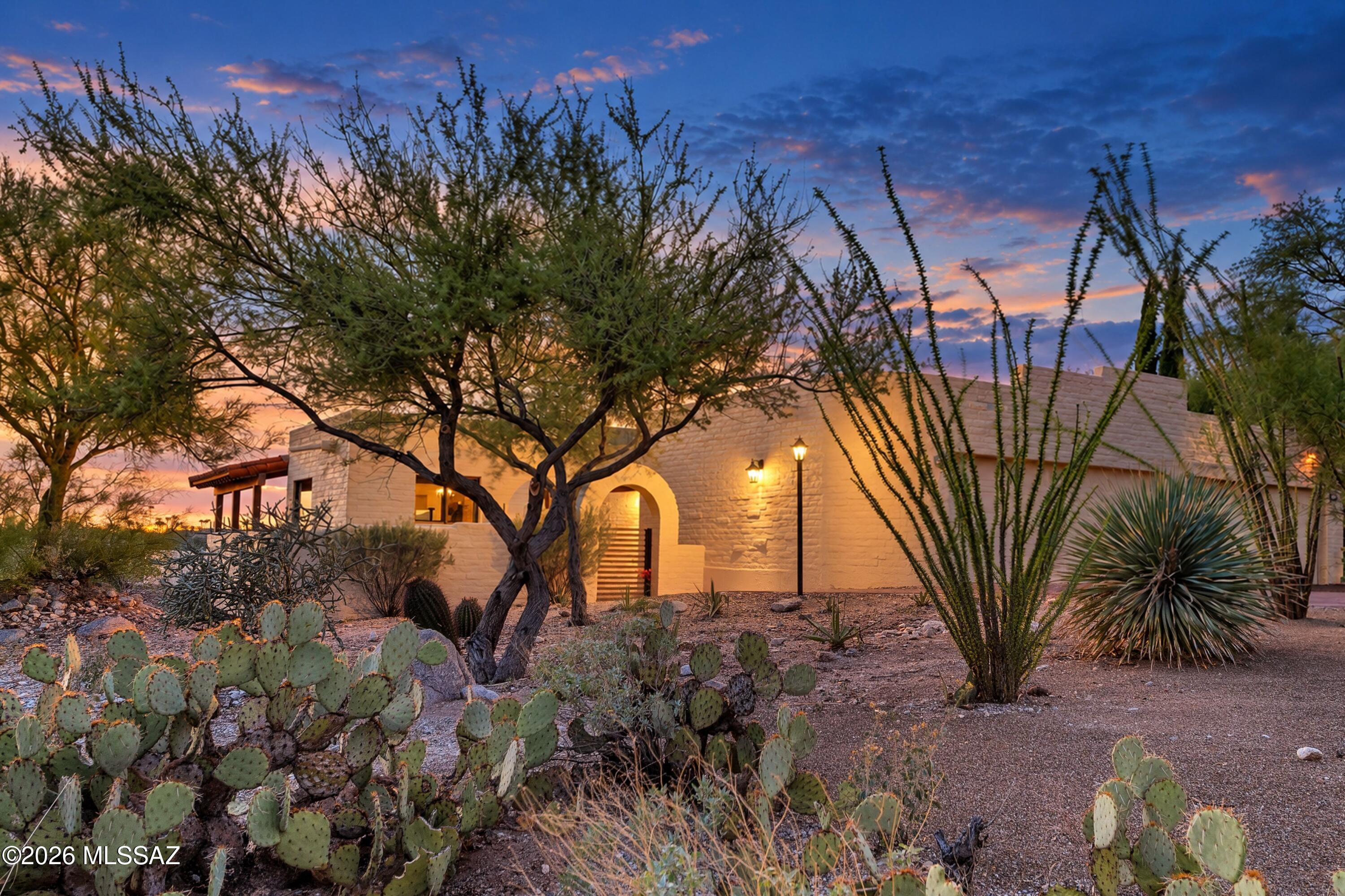 5371 N Paseo De La Tirada