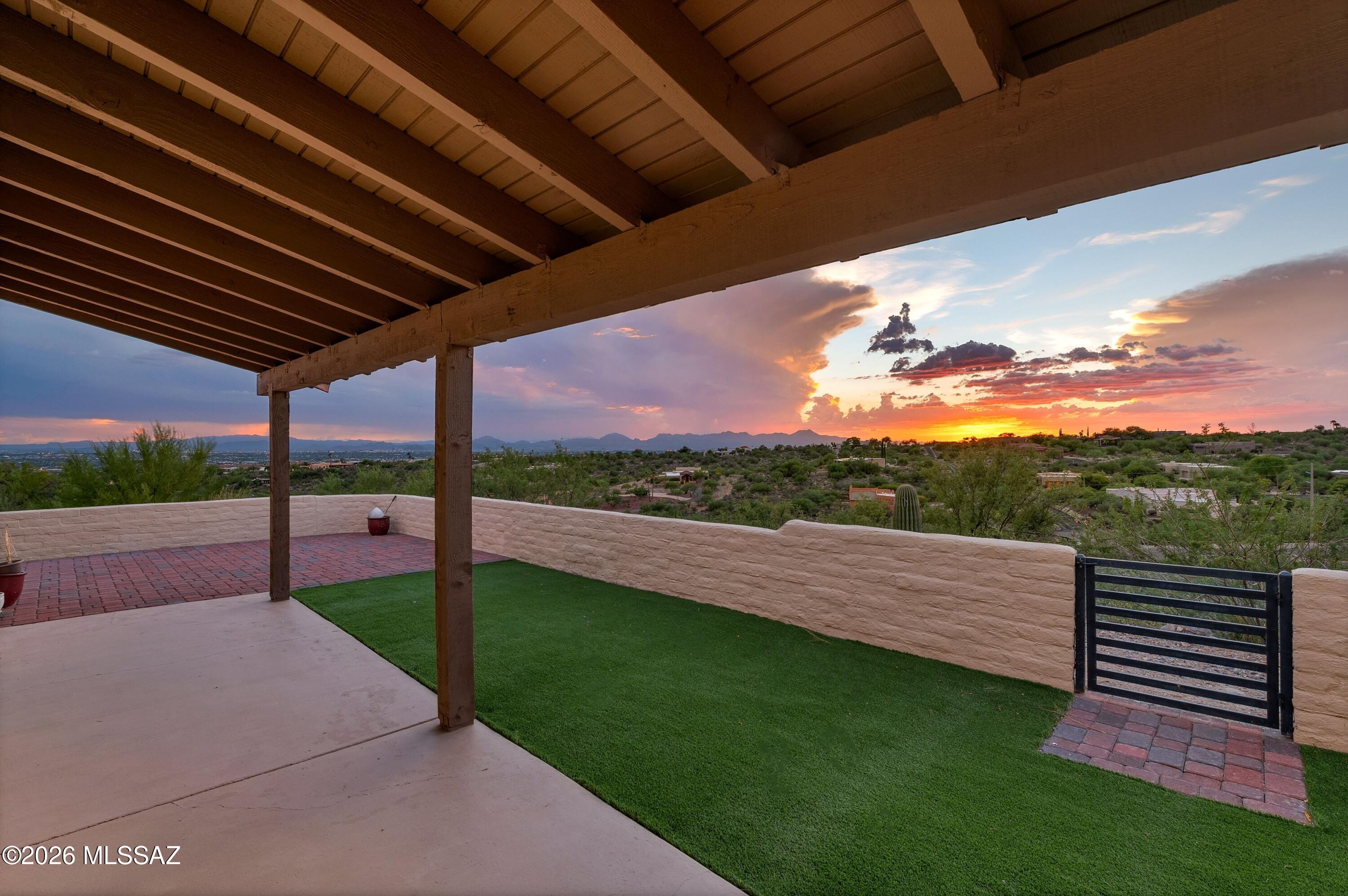 5371 N Paseo De La Tirada