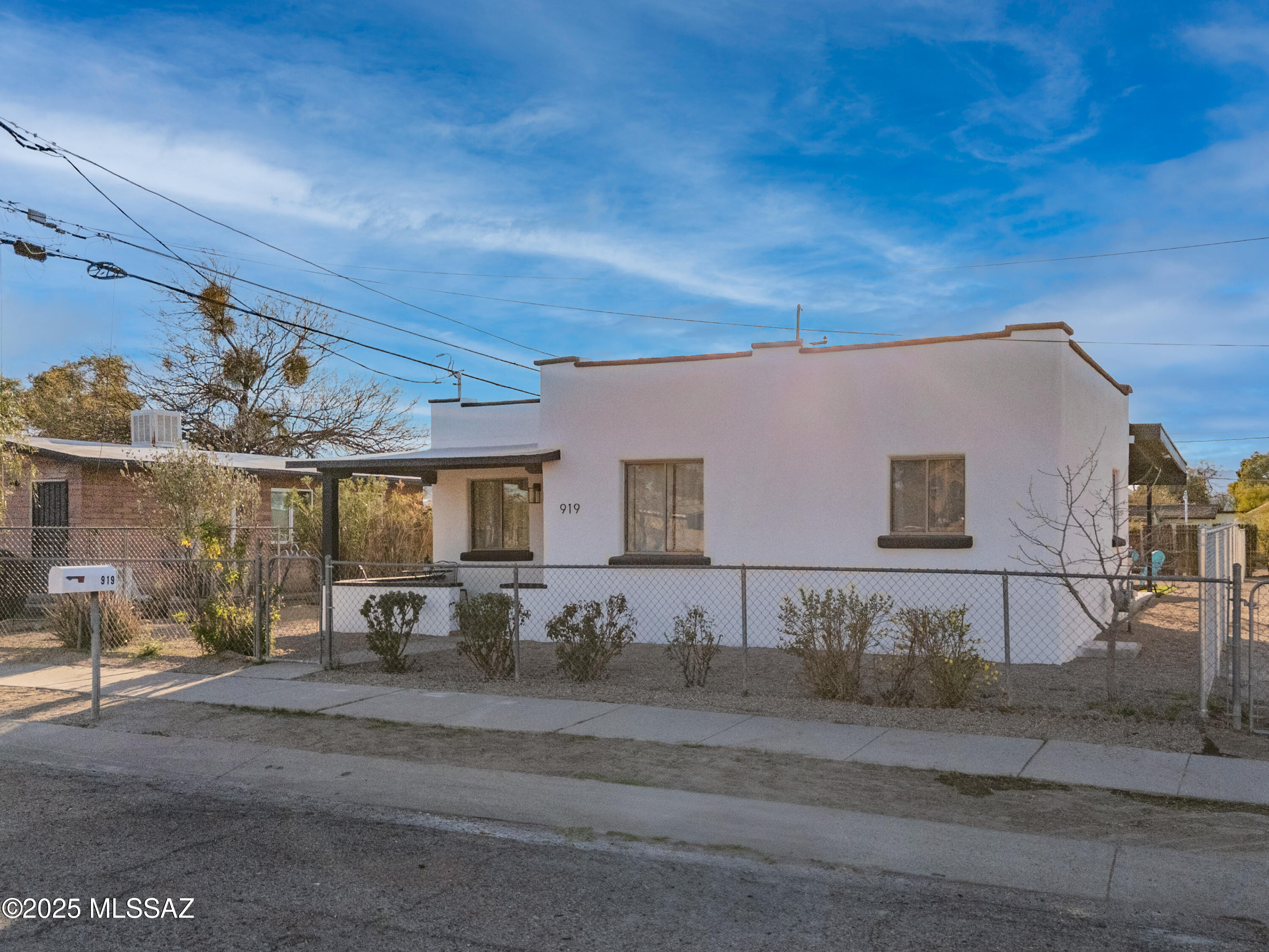 El Rio Park - Residential Lease