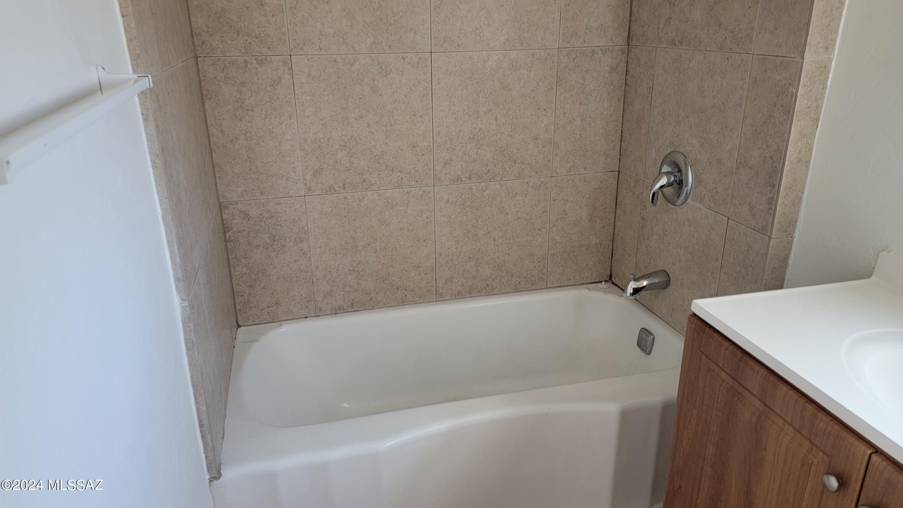 Coronado Heights Resub. - Residential Lease
