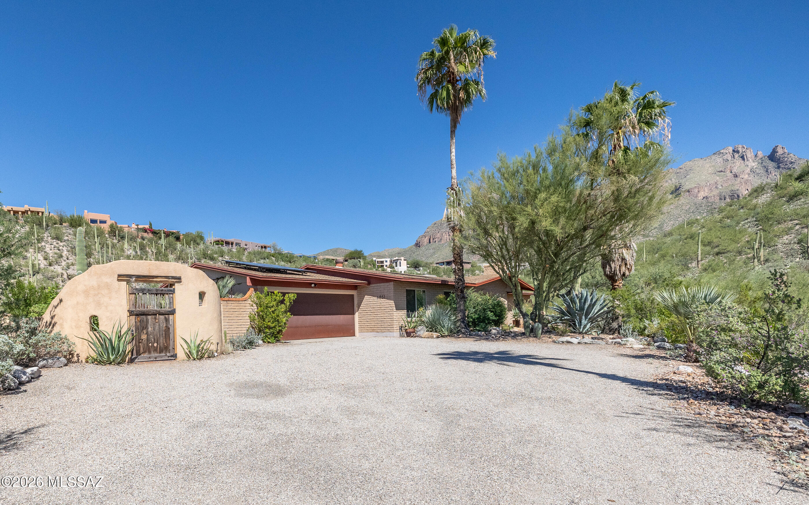 6851 N Quartzite Canyon Place