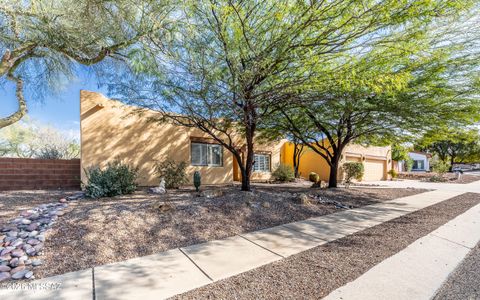 Photo of 250 N Eastern Slope Loop, Tucson, AZ 85748 (MLS # 22603591)