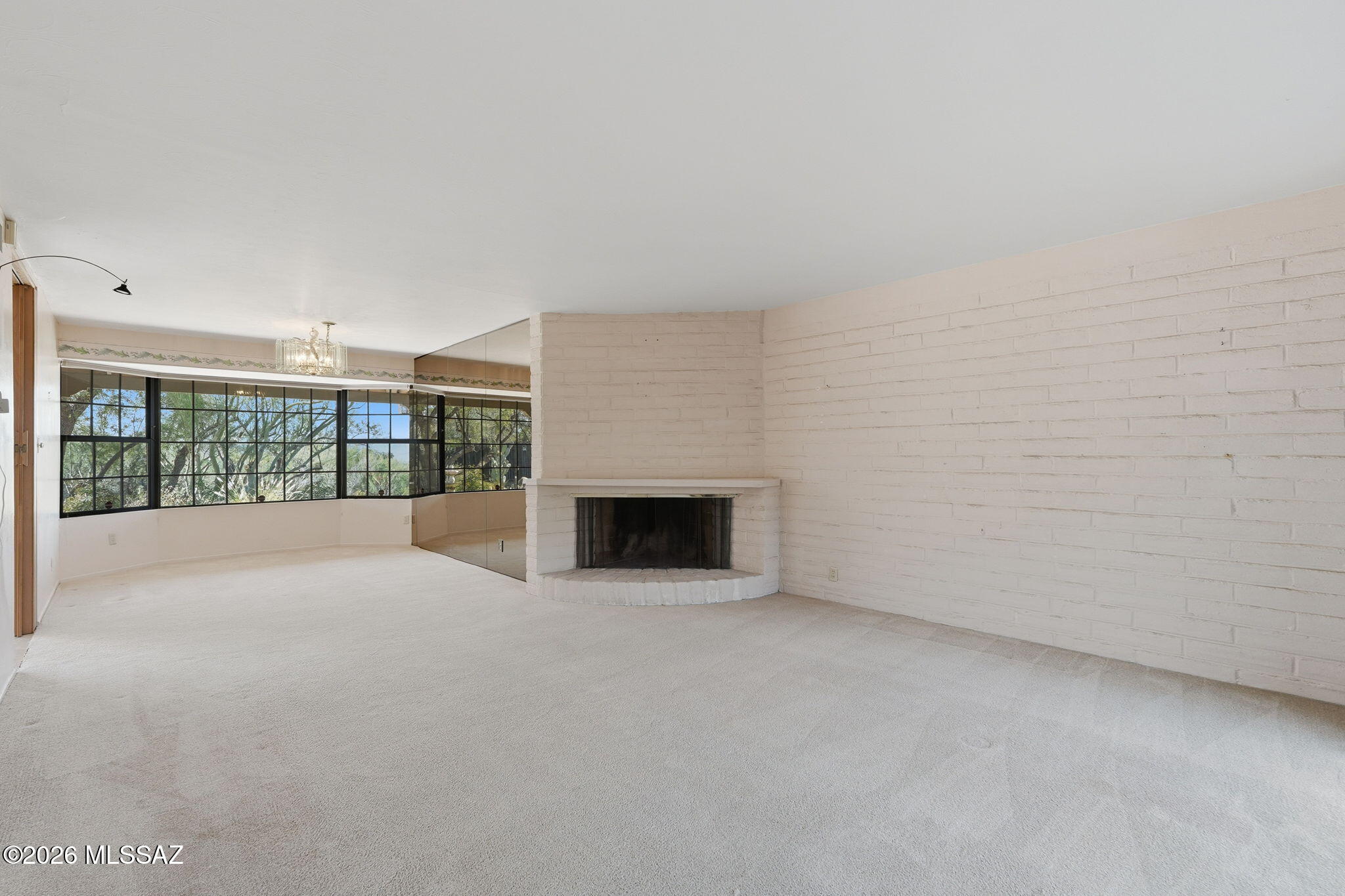 610 E Cambridge Drive