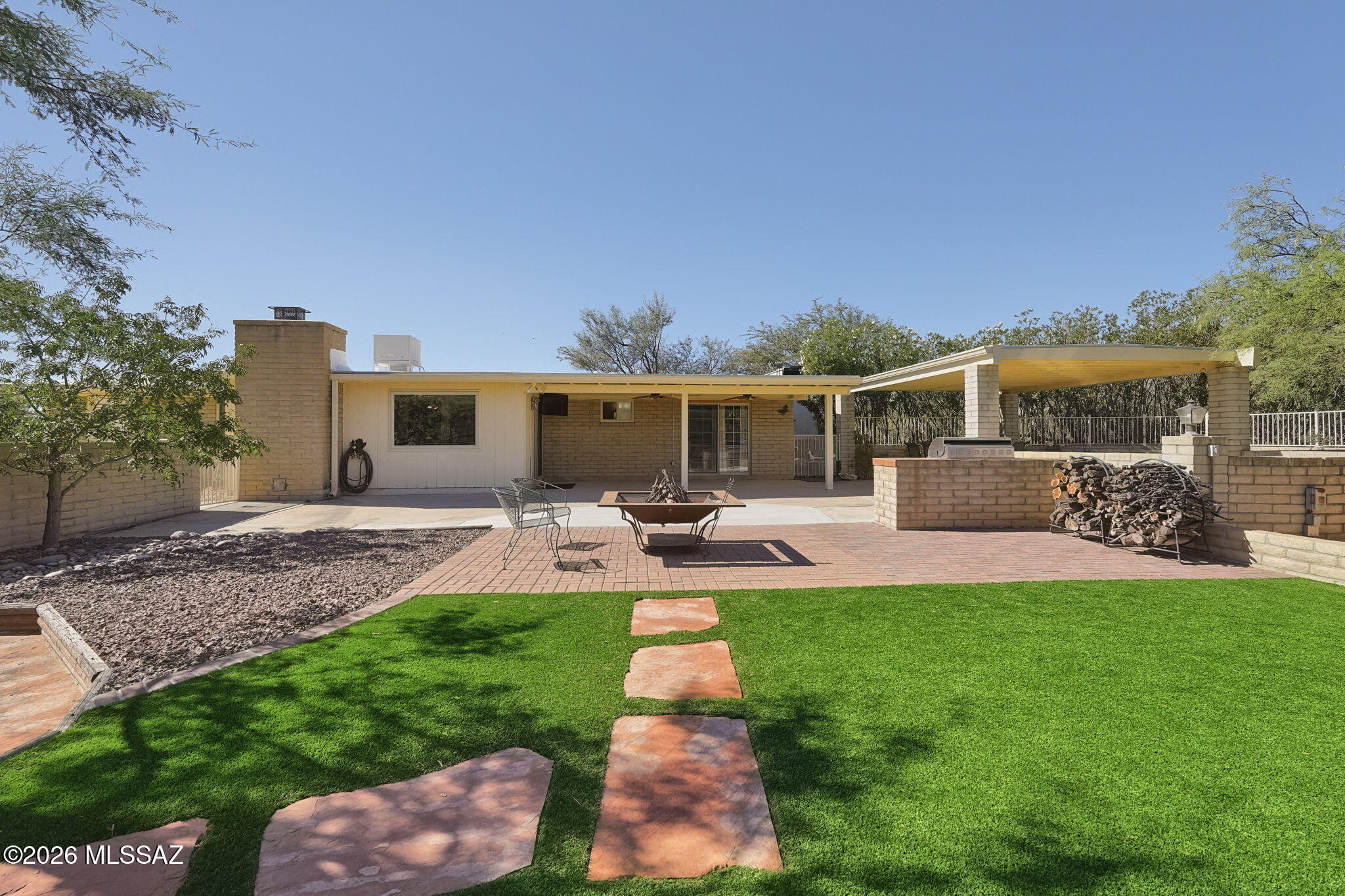 4960 N Calle Primula