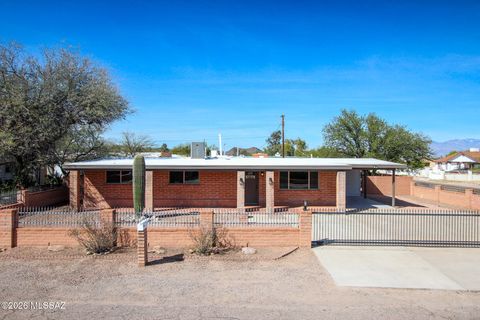 Photo of 2700 W San Paulus Road, Tucson, AZ 85746 (MLS # 22607241)