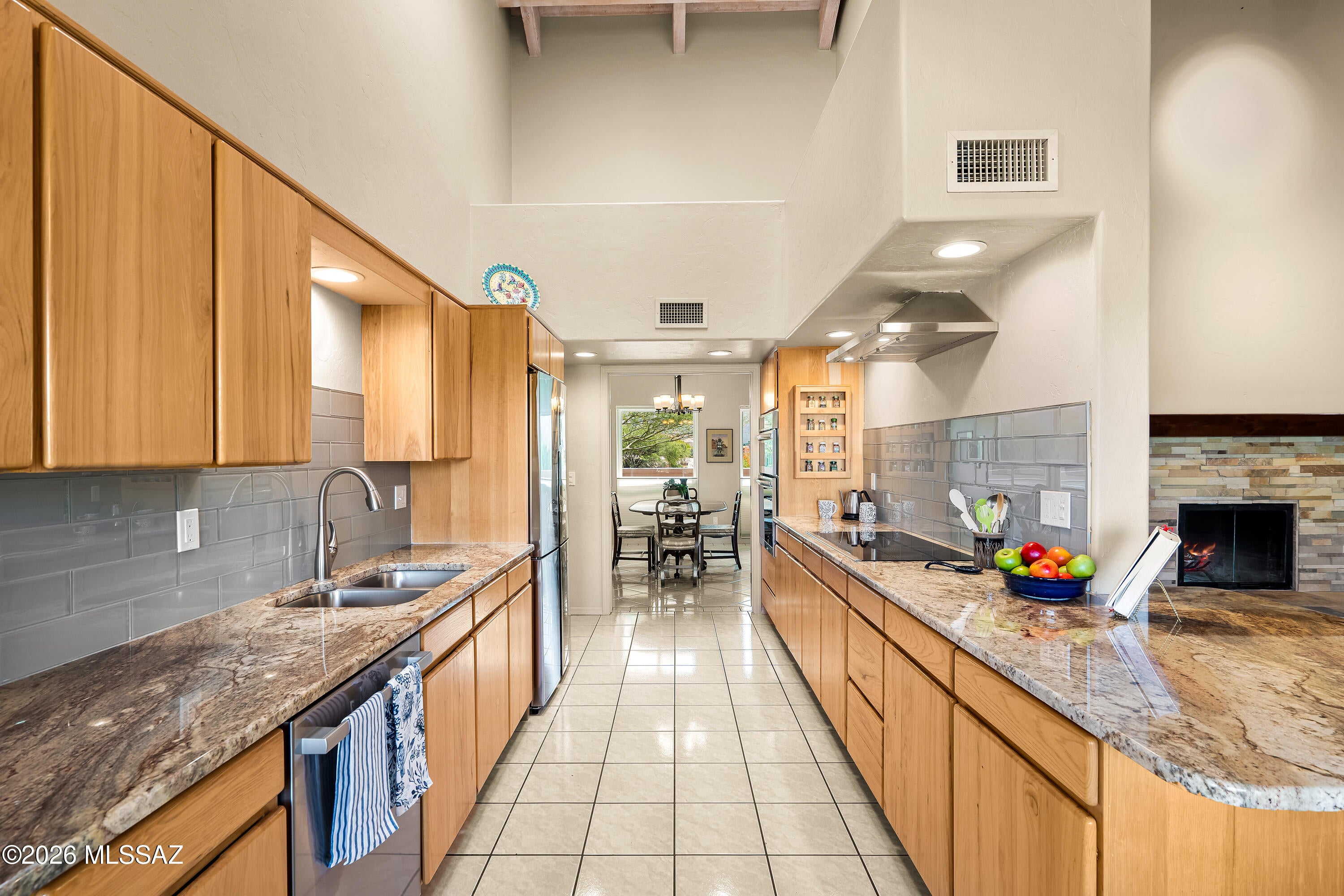 11101 N Pomegranate Drive