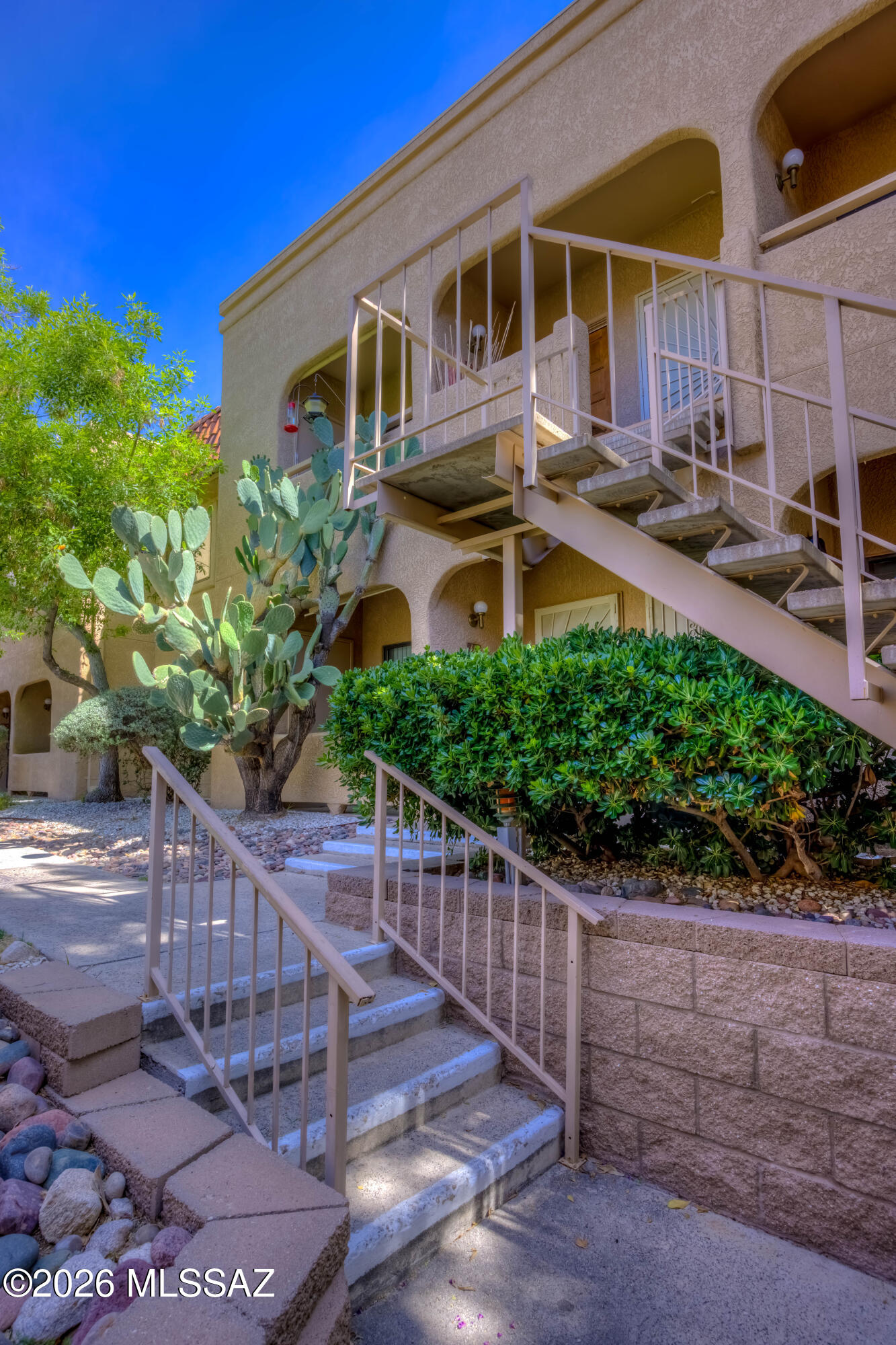 5750 N Camino Esplendora 114