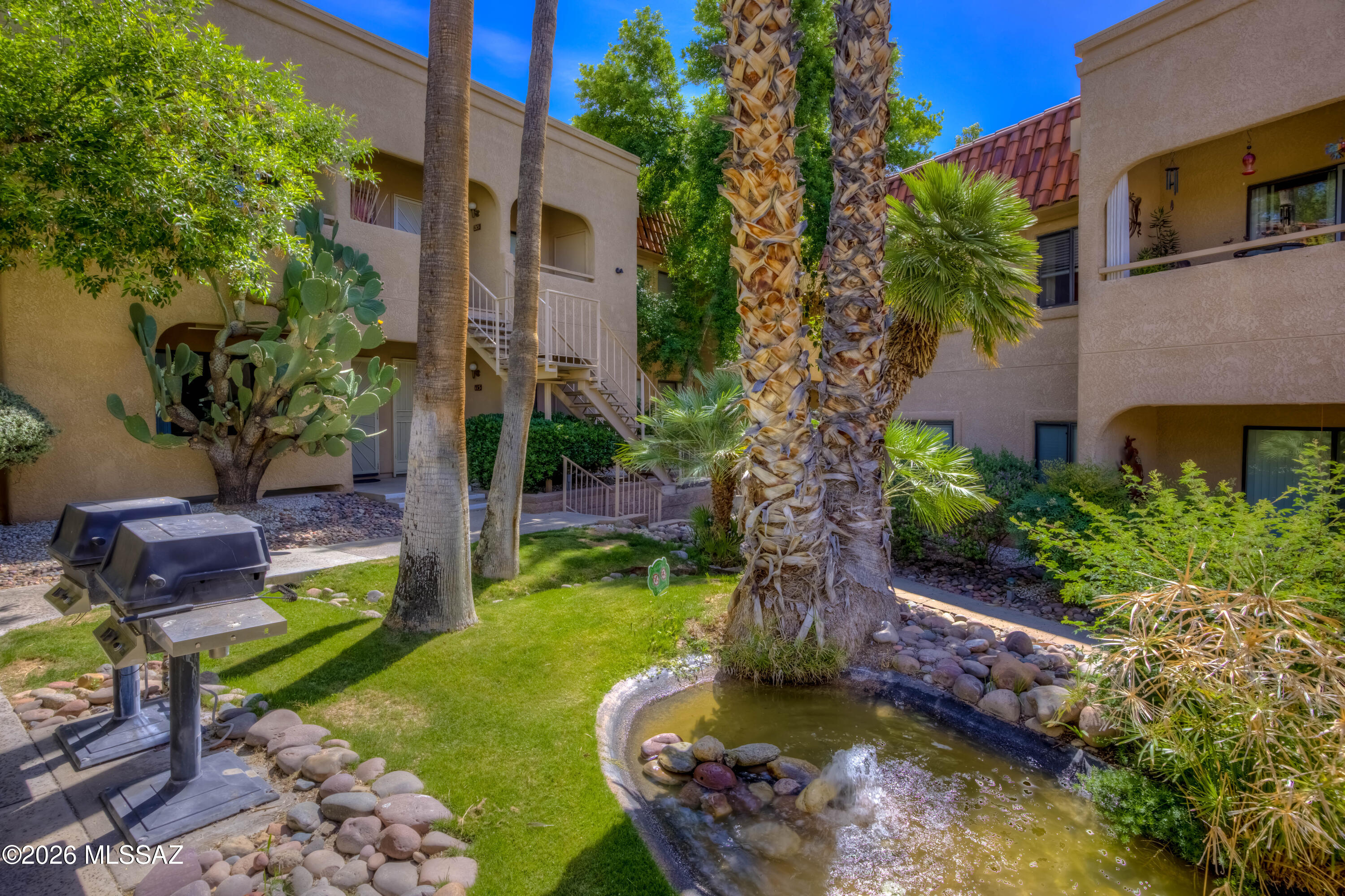 5750 N Camino Esplendora 114