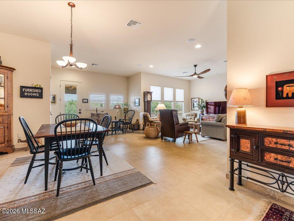 2637 E Old Stone House Trail