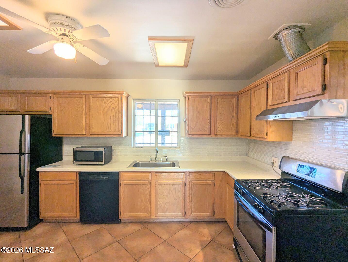 1138 E Hampton Street