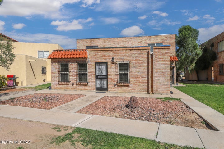 Photo 1 of 12 — 6665 E Calle La Paz A, Tucson, AZ 85715