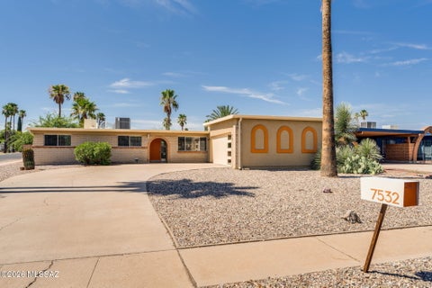 Photo of 7532 E Linden Circle, Tucson, AZ 85715 (MLS # 22621860)