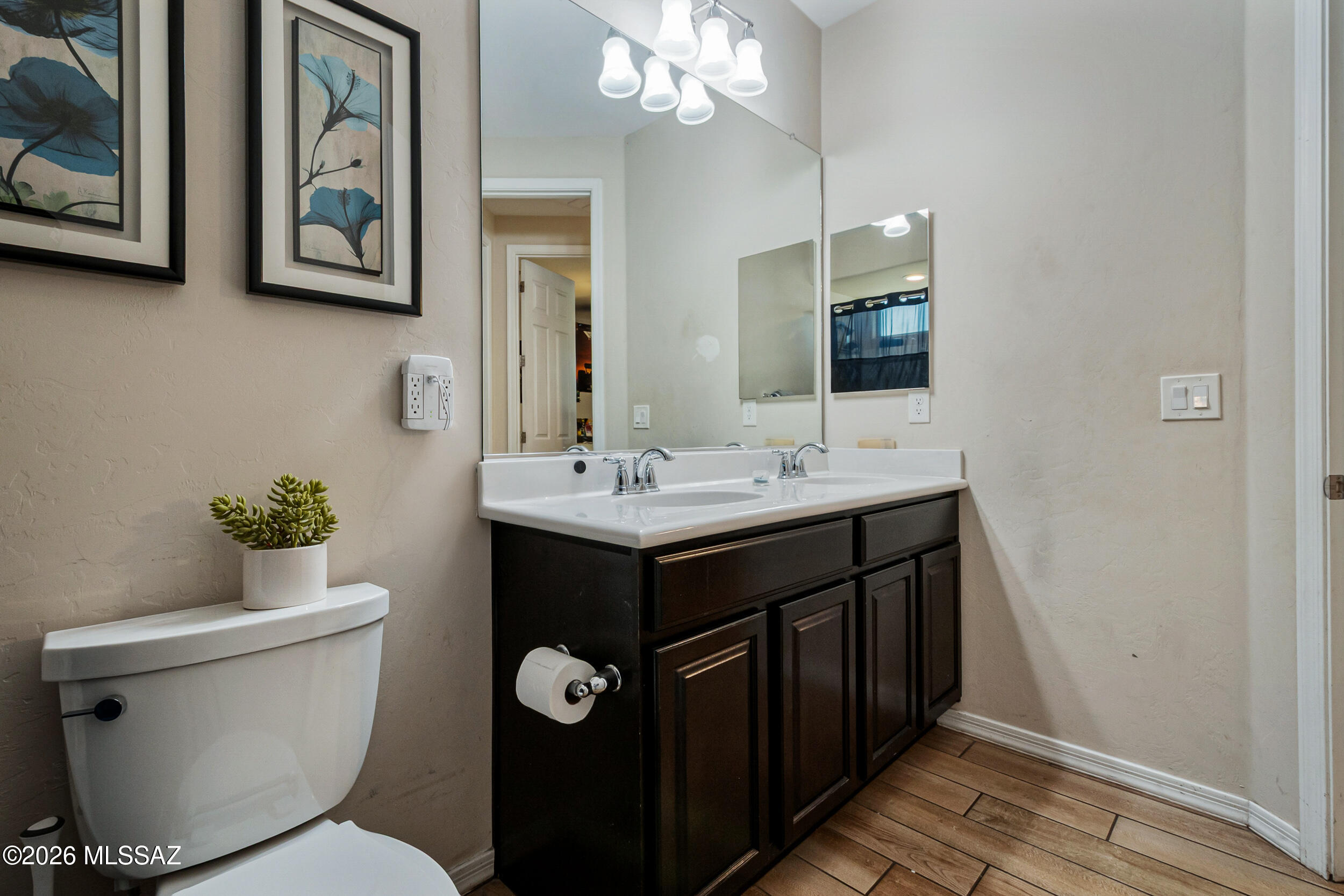 Camino De Oeste SQ20171600112 - Residential
